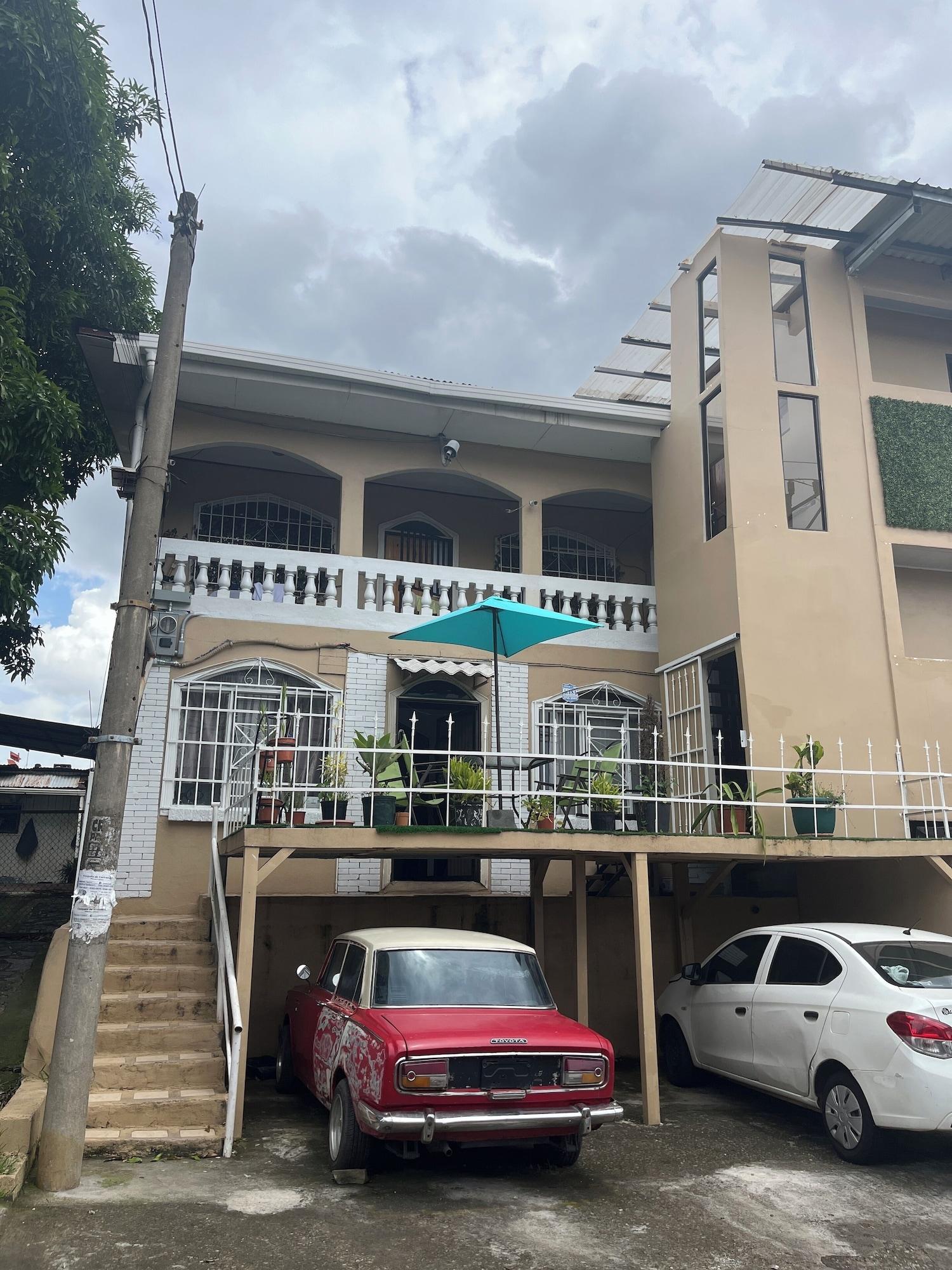 Vista Exterior Rivera Family Airport Apartments