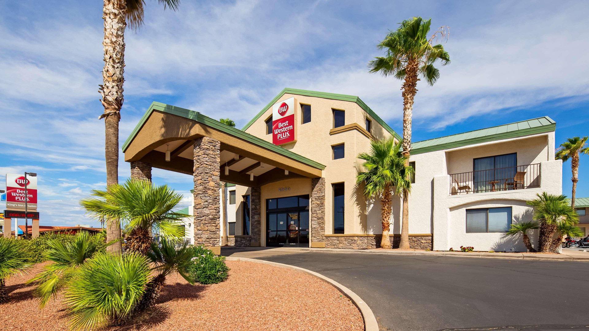 Vista Exterior Best Western Plus King's Inn & Suites