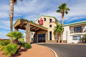 Alojamiento - Best Western Plus King's Inn & Suites