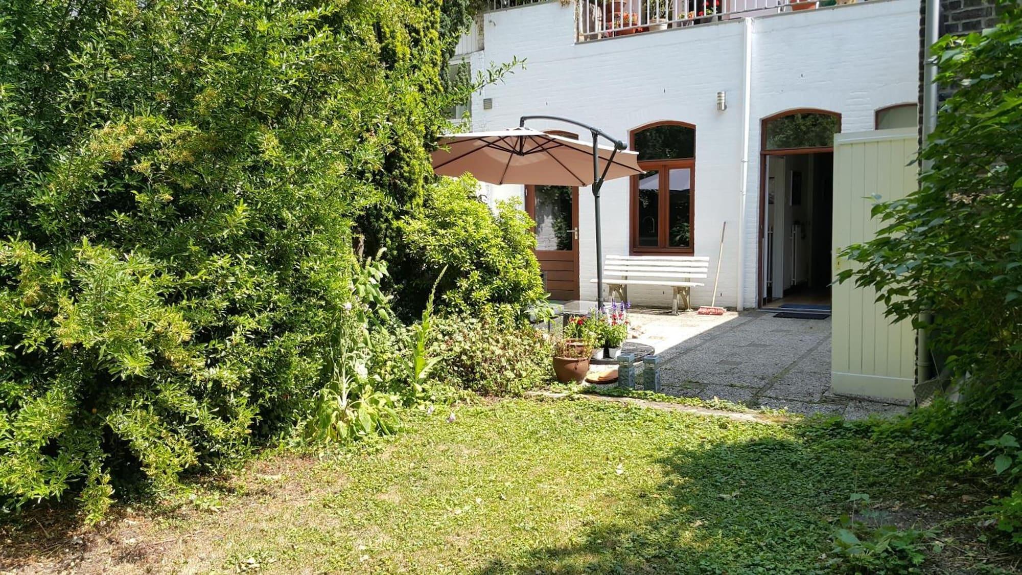 Vista Exterior Mansion 6