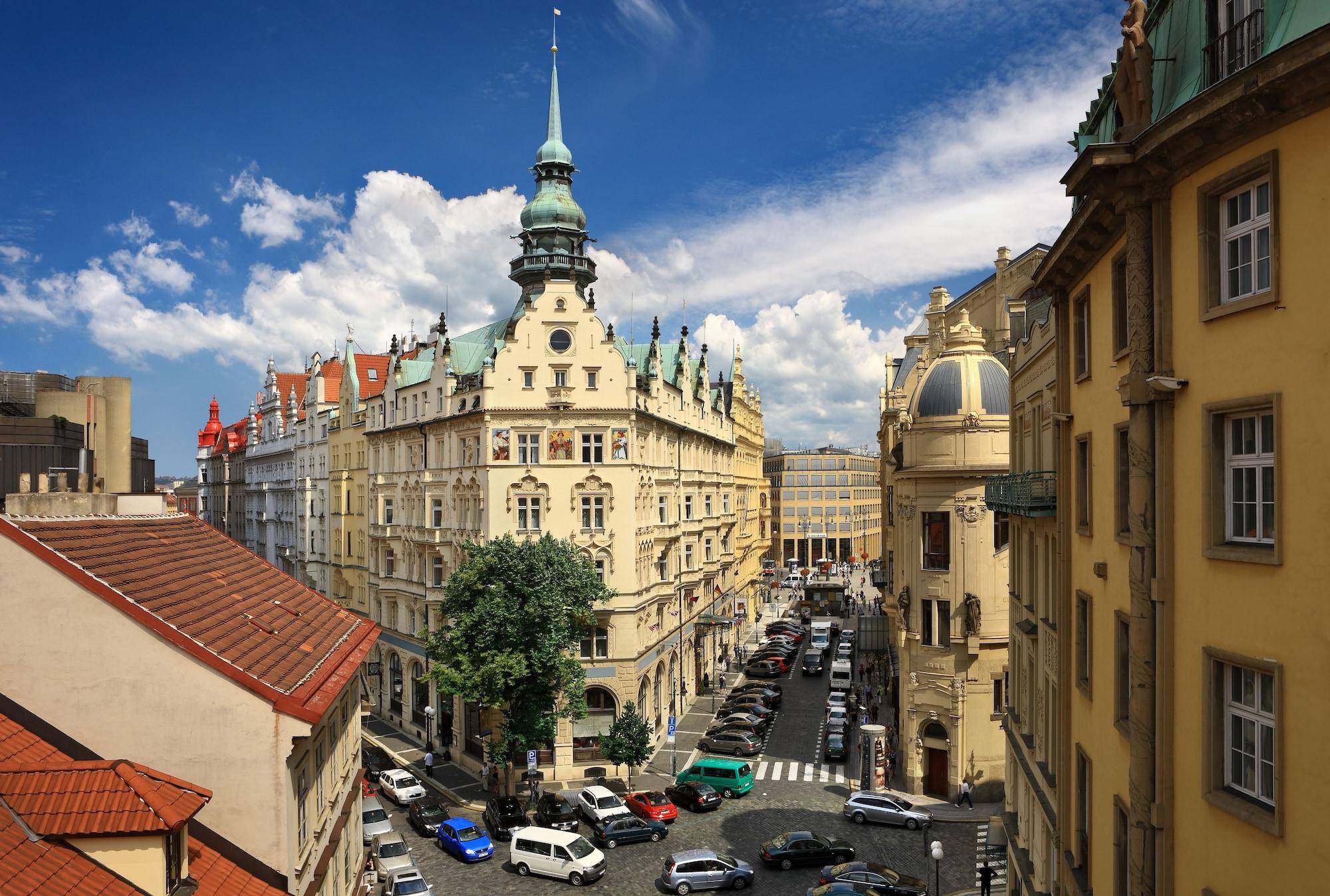 Vista Exterior Hotel Paris Prague