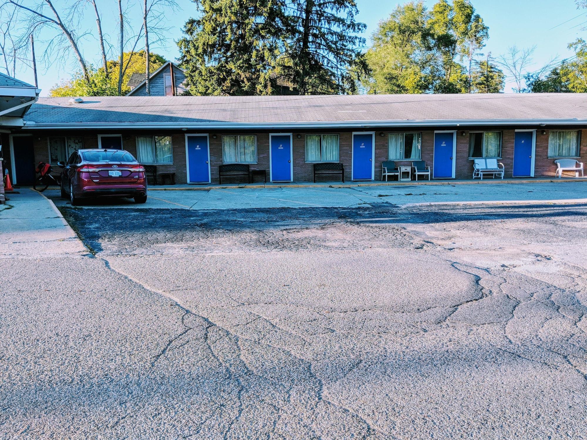 Vista Exterior In Town Inn
