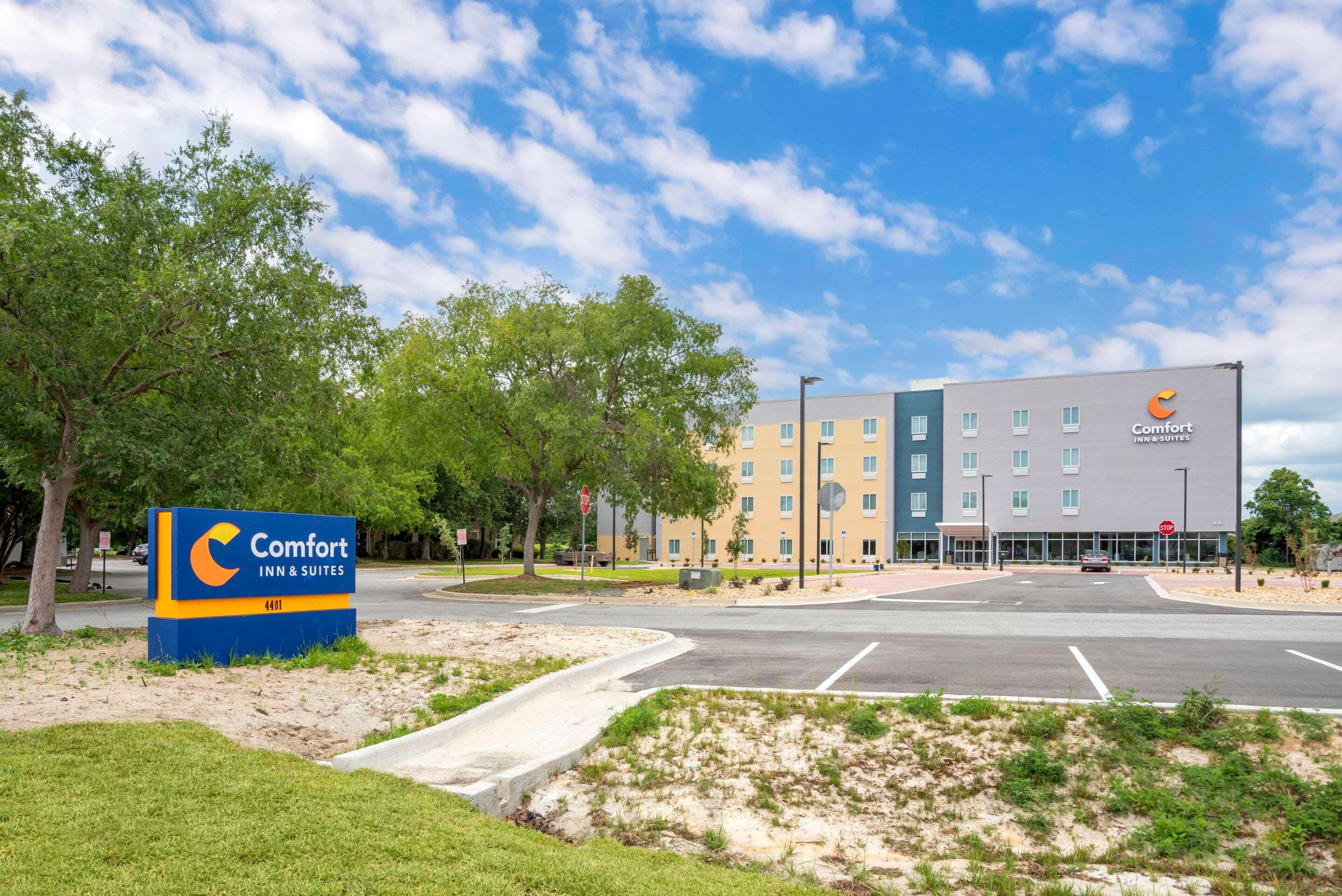 Vista Exterior Comfort Inn & Suites