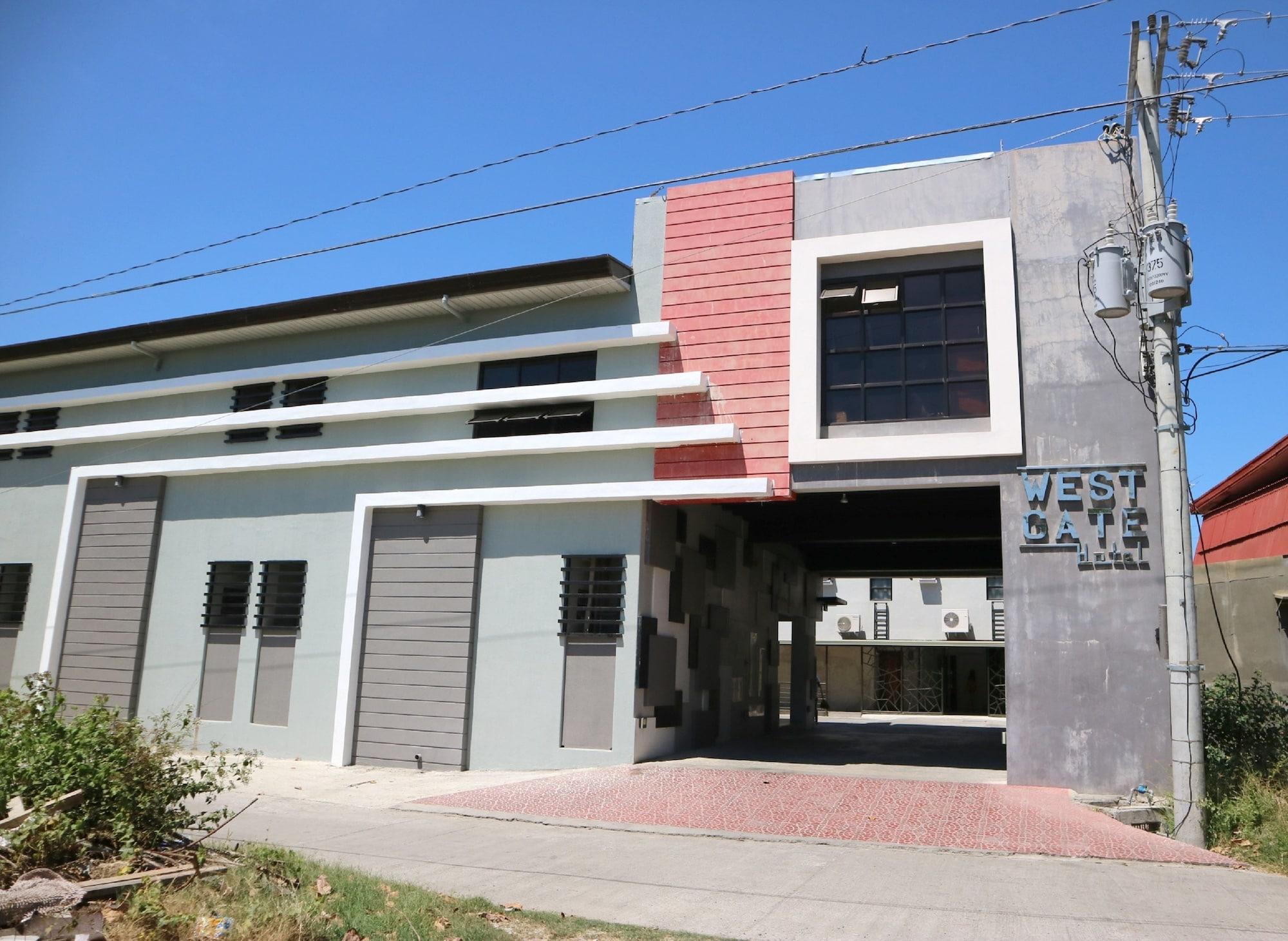 Varios West Gate Hotel