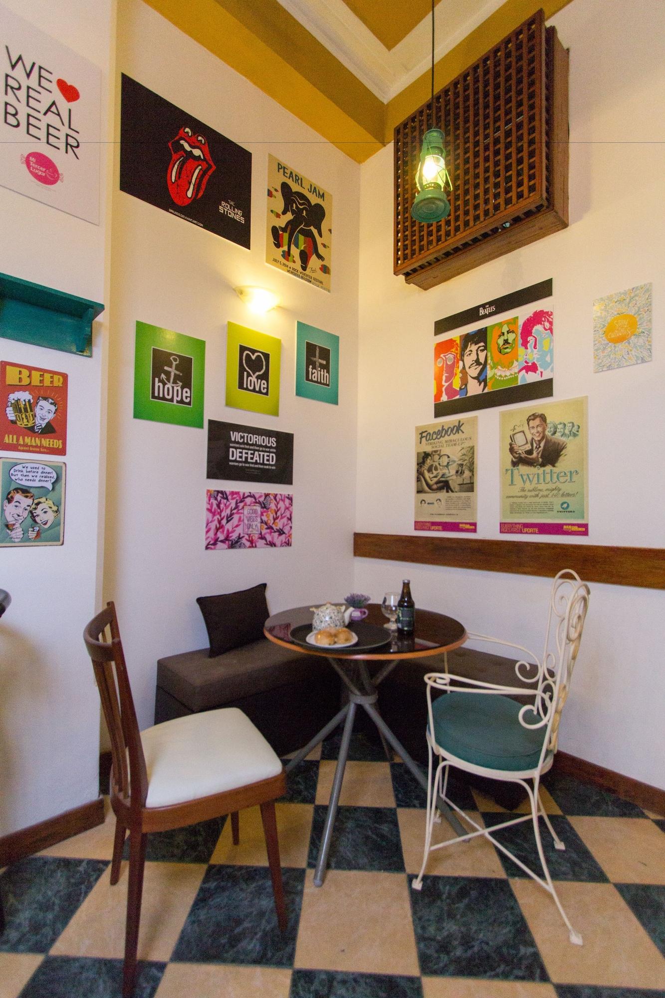 Bar/Salón Hostal Bonbini