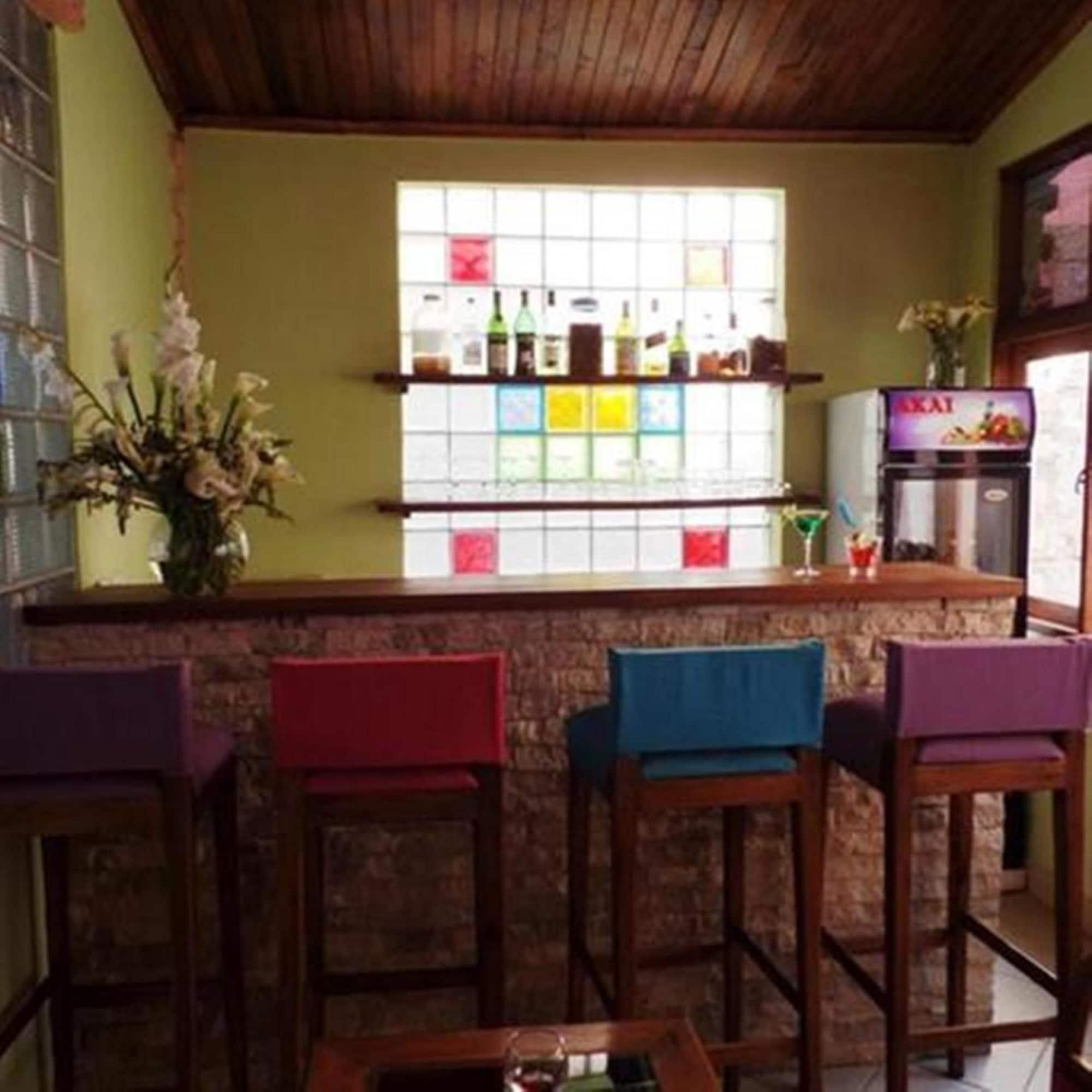 Bar/Salón Maison Lovasoa