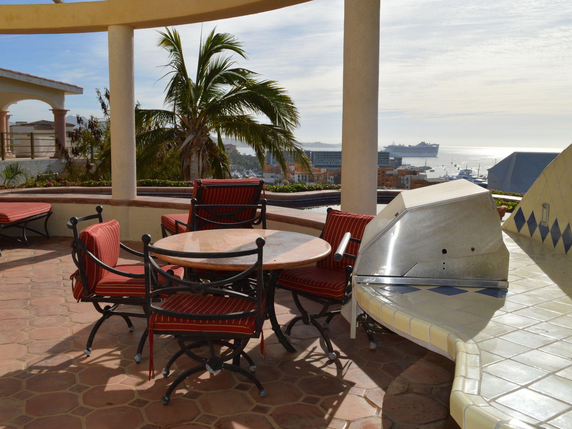 Restaurant Casa Bahia 3 Bedrooms 3.5 Bathrooms Villa by Redawning