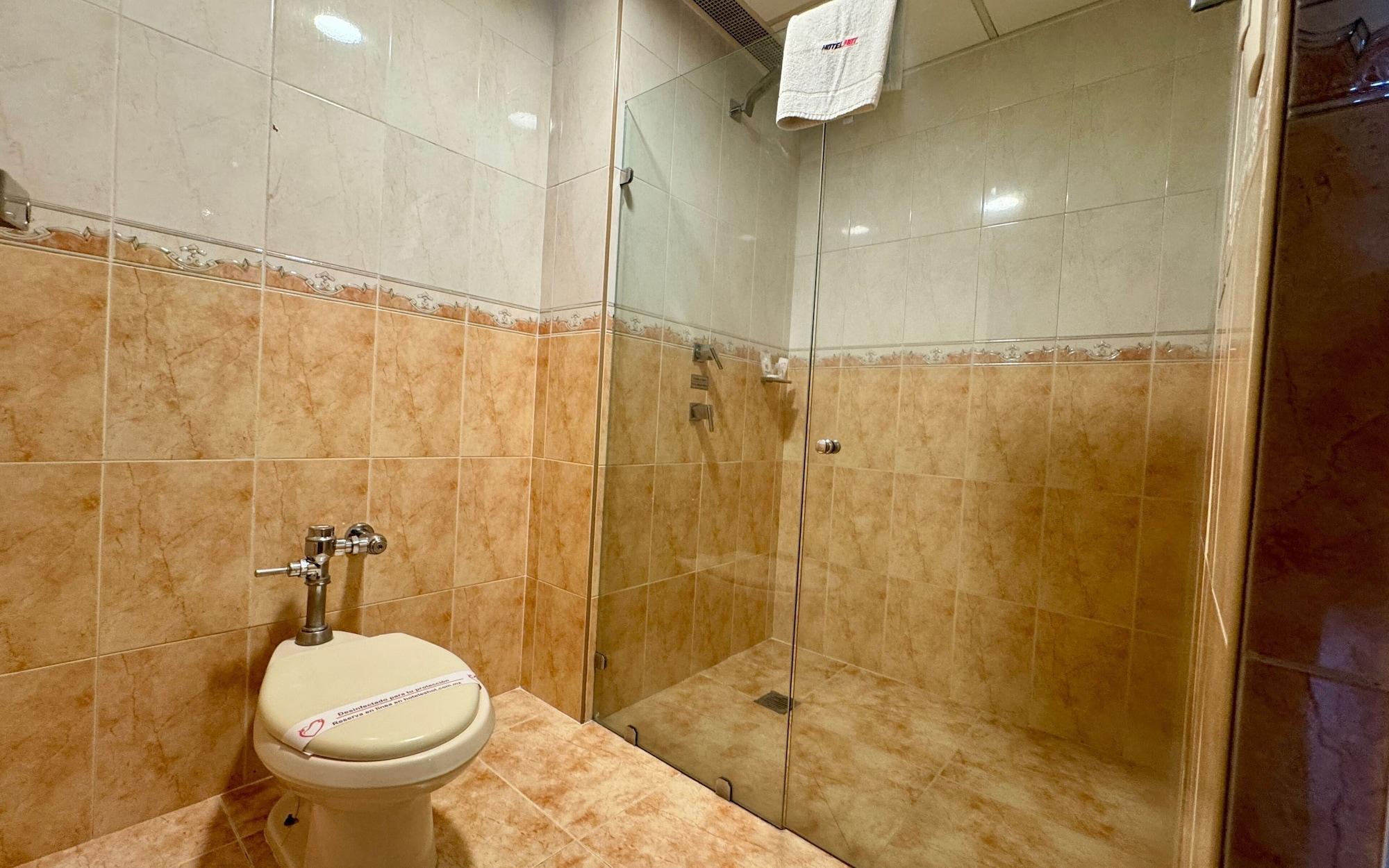 Equipamiento de Habitación Hot Plaza Belices | Love Hotel | Solo Adultos