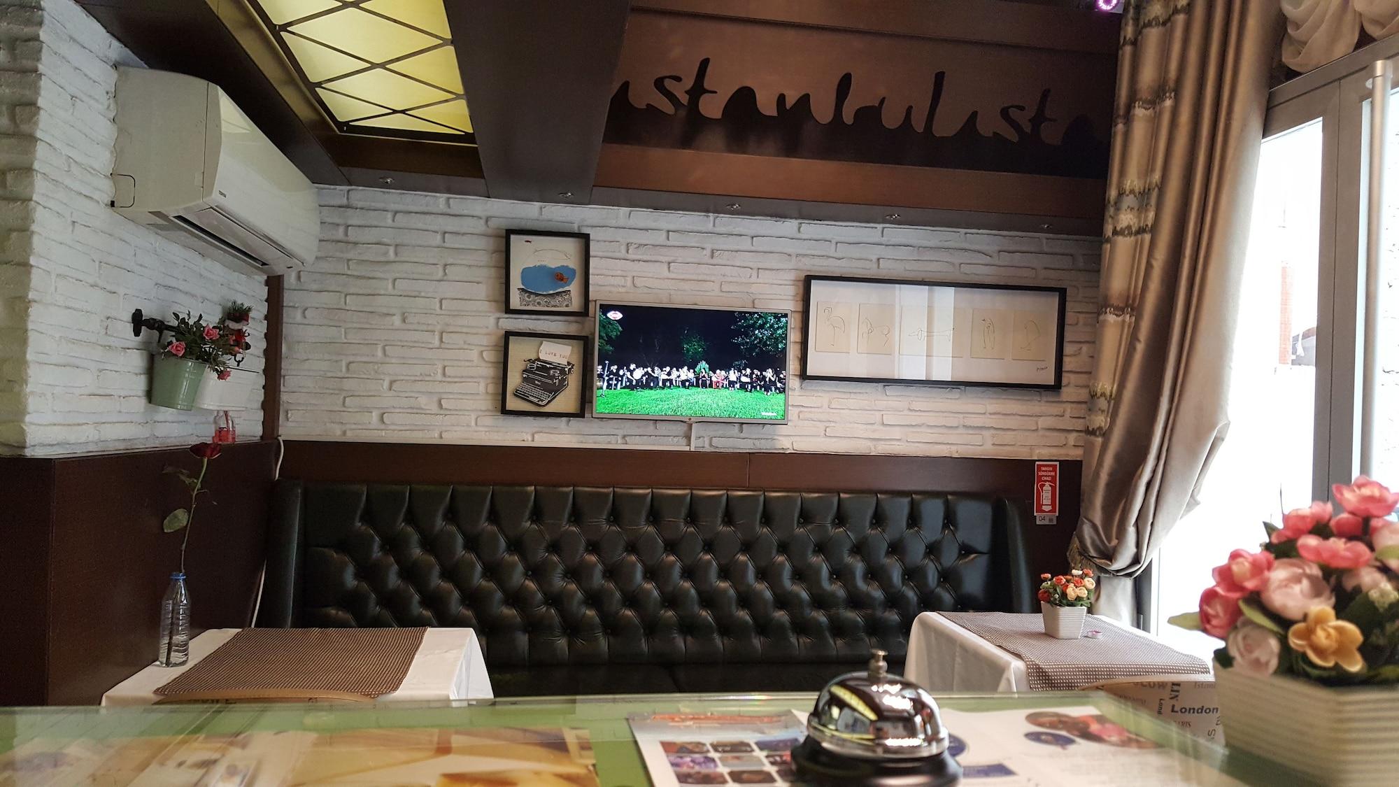 Vista Lobby Just Inn Hotel