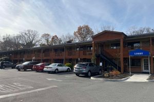 Alojamiento - SureStay Plus by Best Western Woodbury Inn