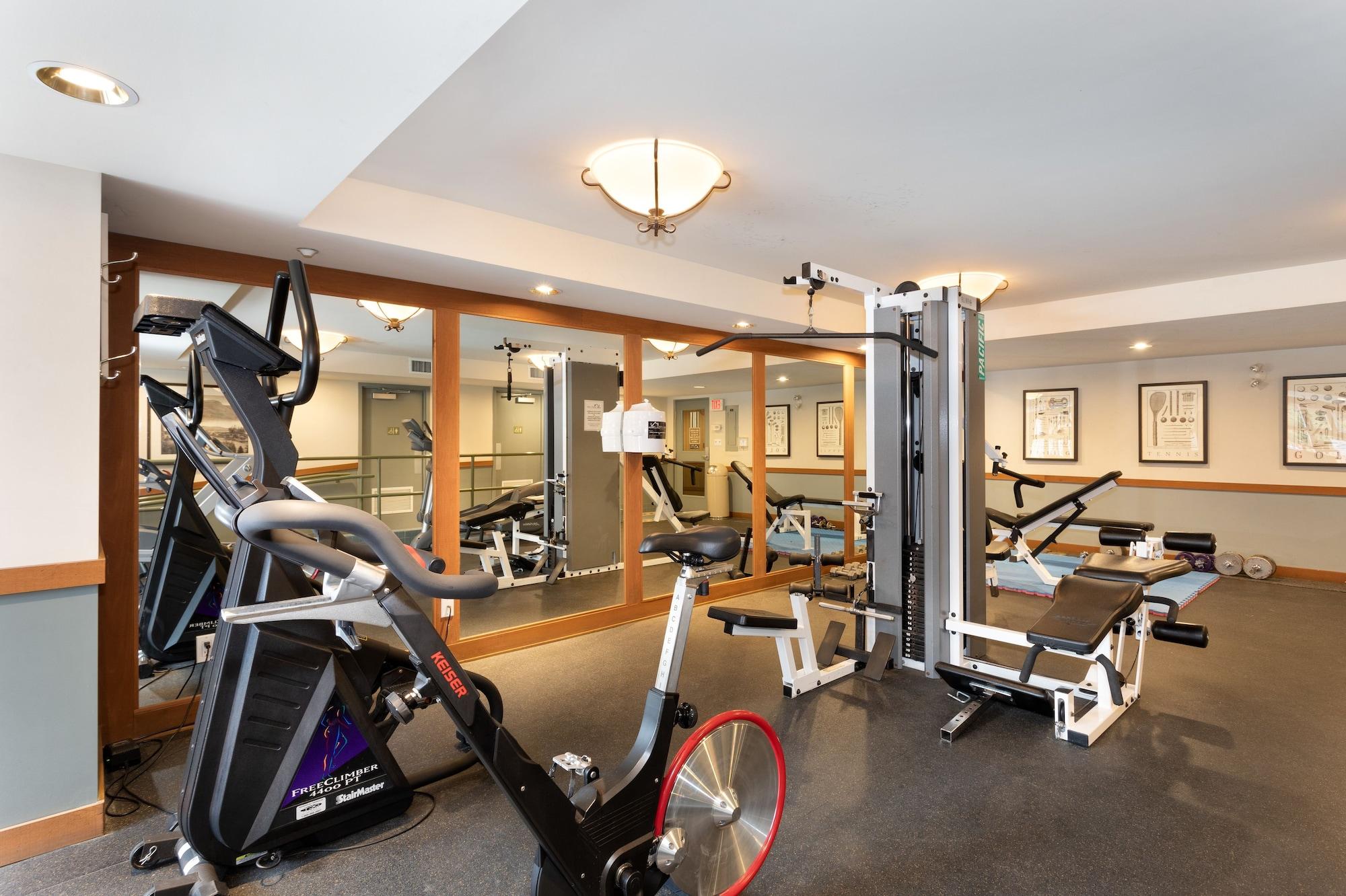 Gimnasio Lost Lake Lodge by Whistler Premier