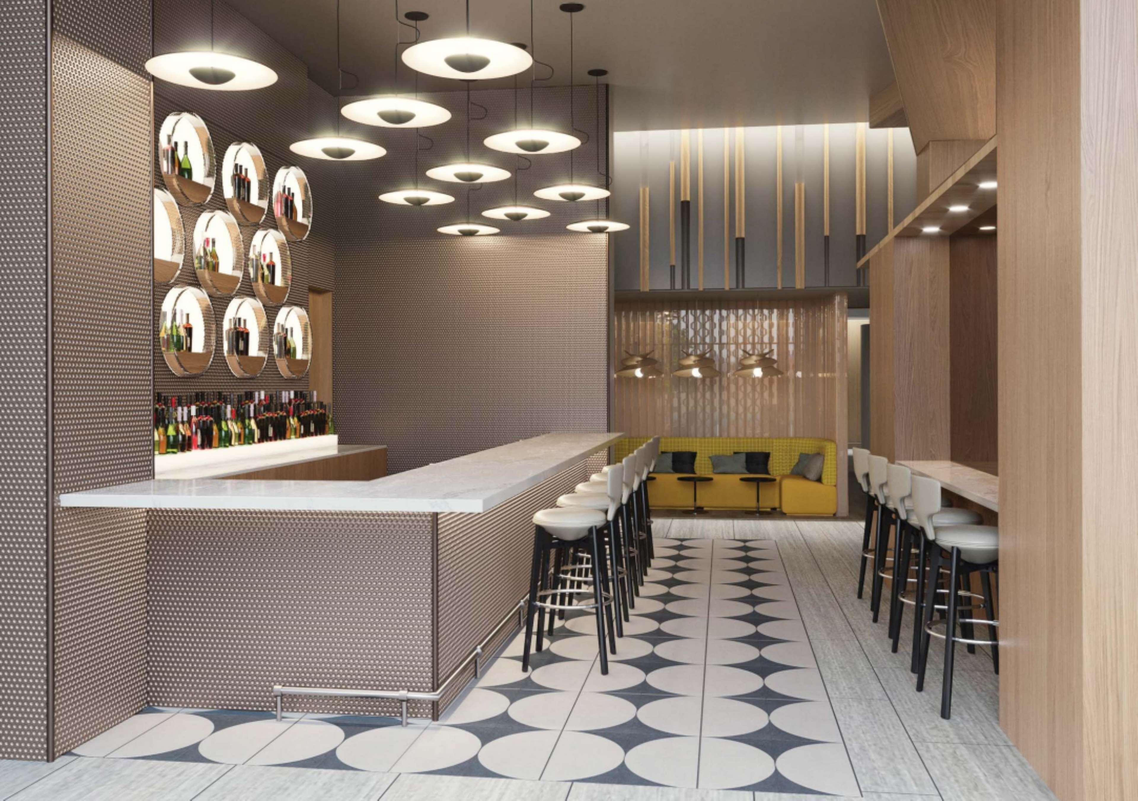 Bar/Salón Home2 Suites By Hilton New York Times Square