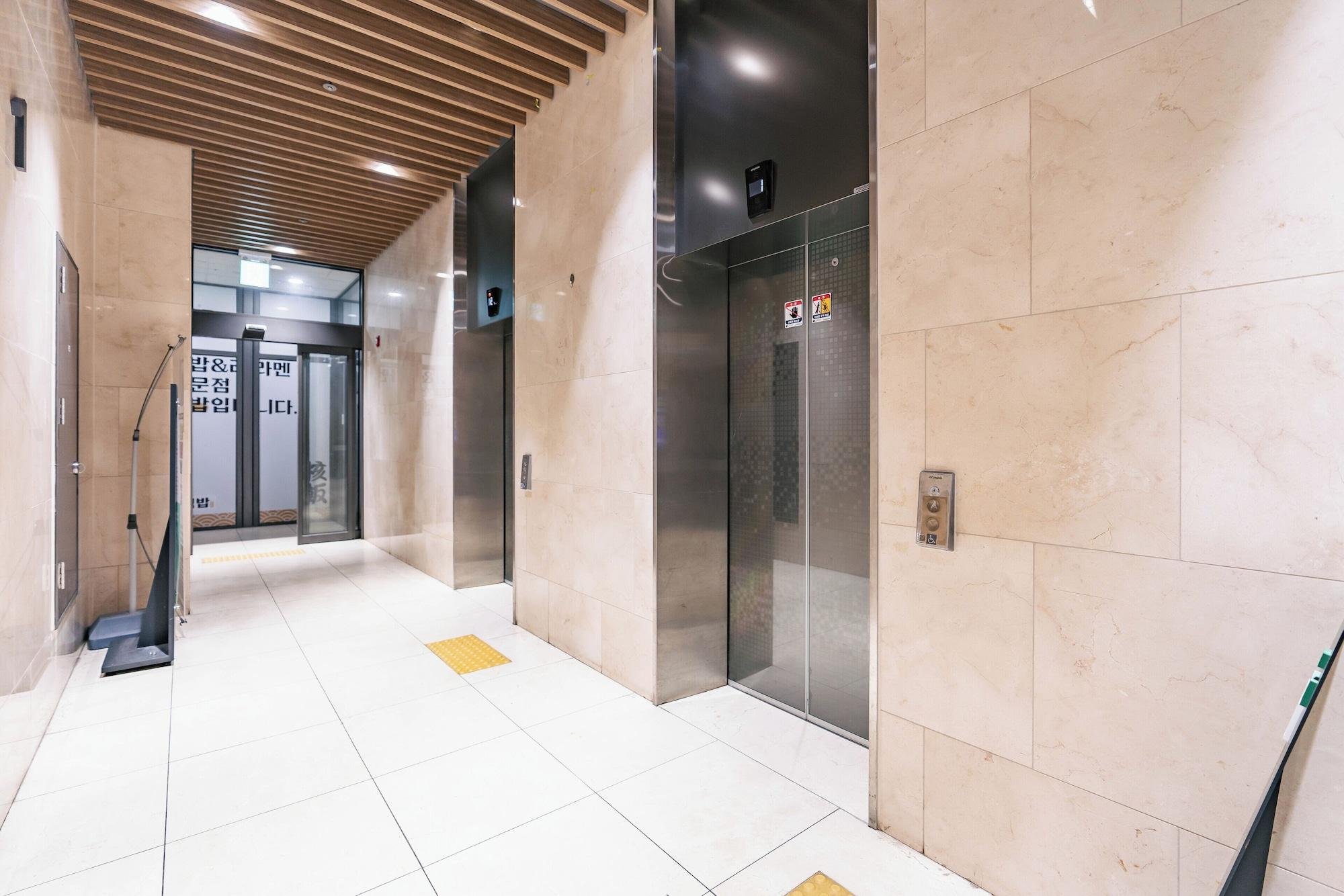 Vista Lobby CentralViewSuite Residence Myeongdong