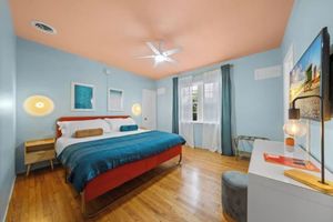Alquiler Vacacional - #10 Unit in Mid-century Art-Déco Building KingBed EnSuiteBath Steps>Beach PetsOK