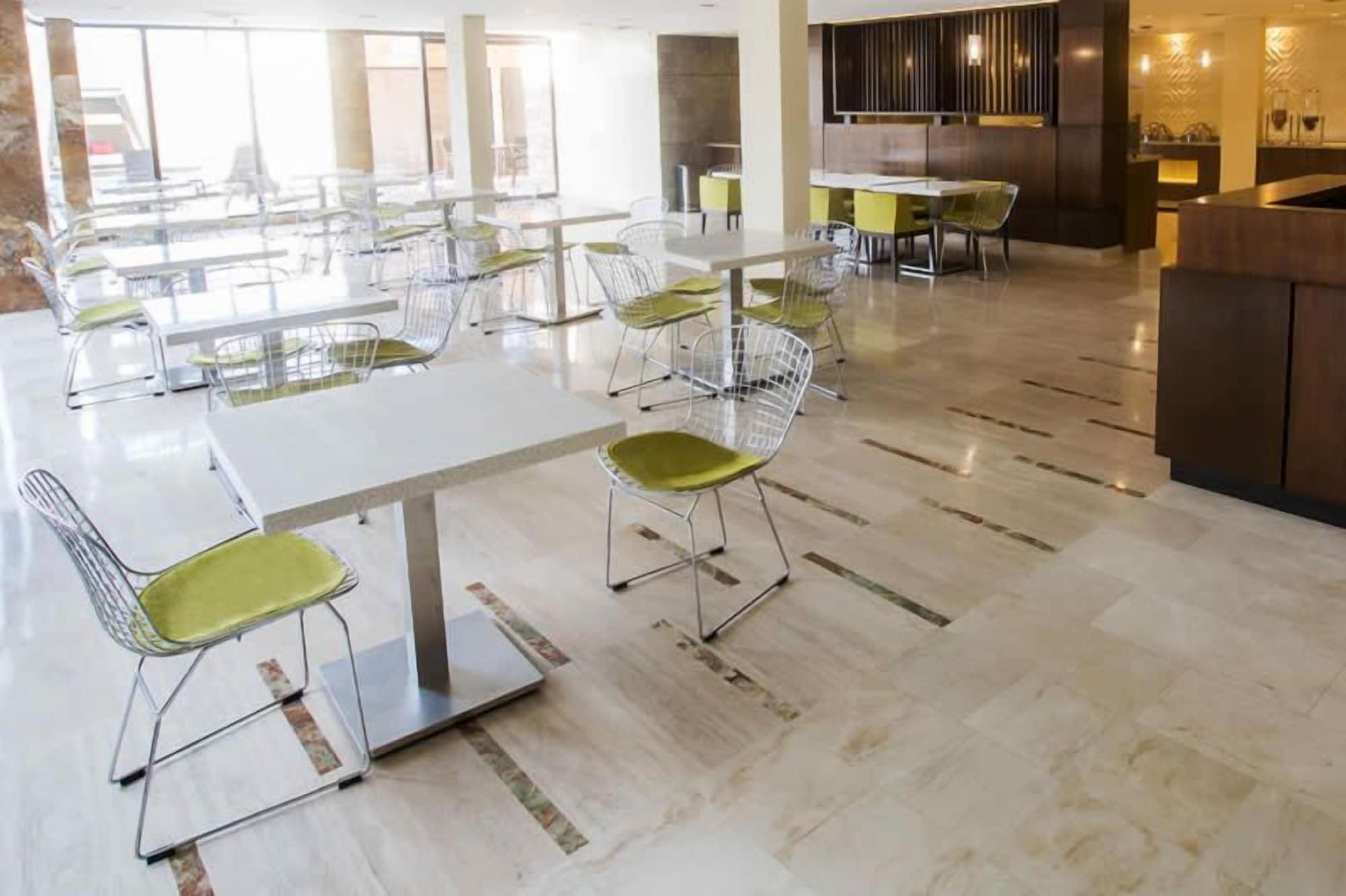 Restaurant Eurobuilding Hotel & Suites Coro