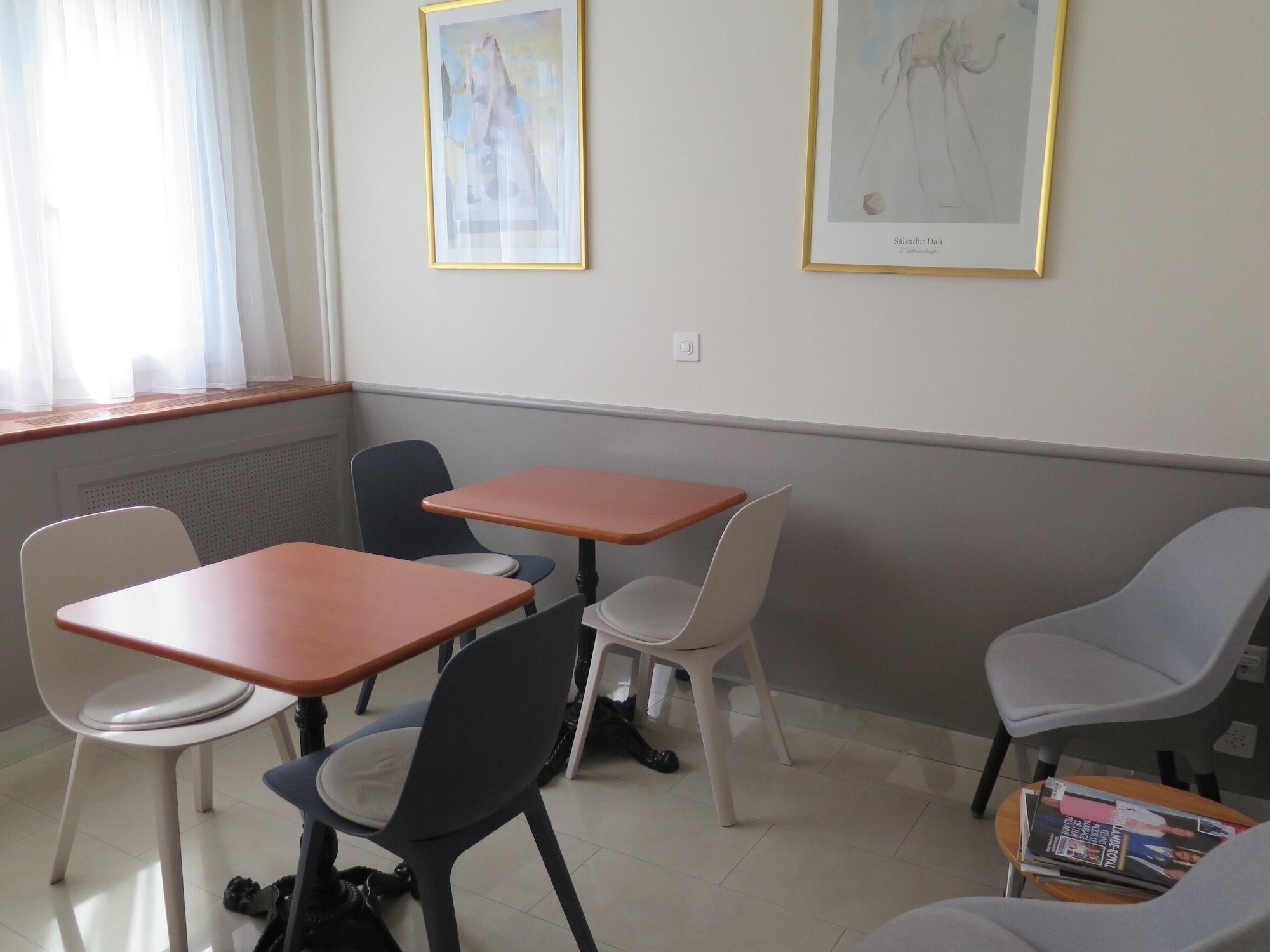 Bar/Salón Hôtel Carmen SA