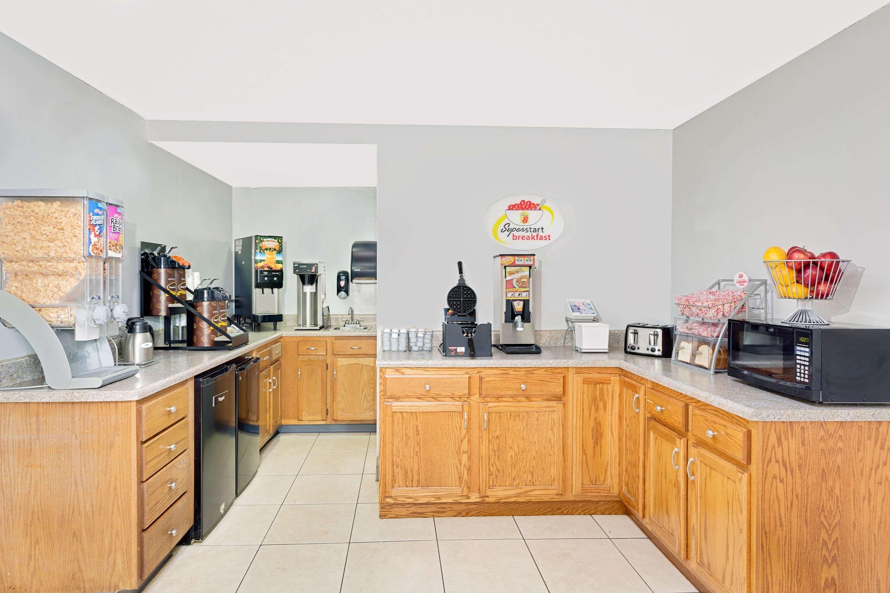 Restaurant Super 8 by Wyndham Athens