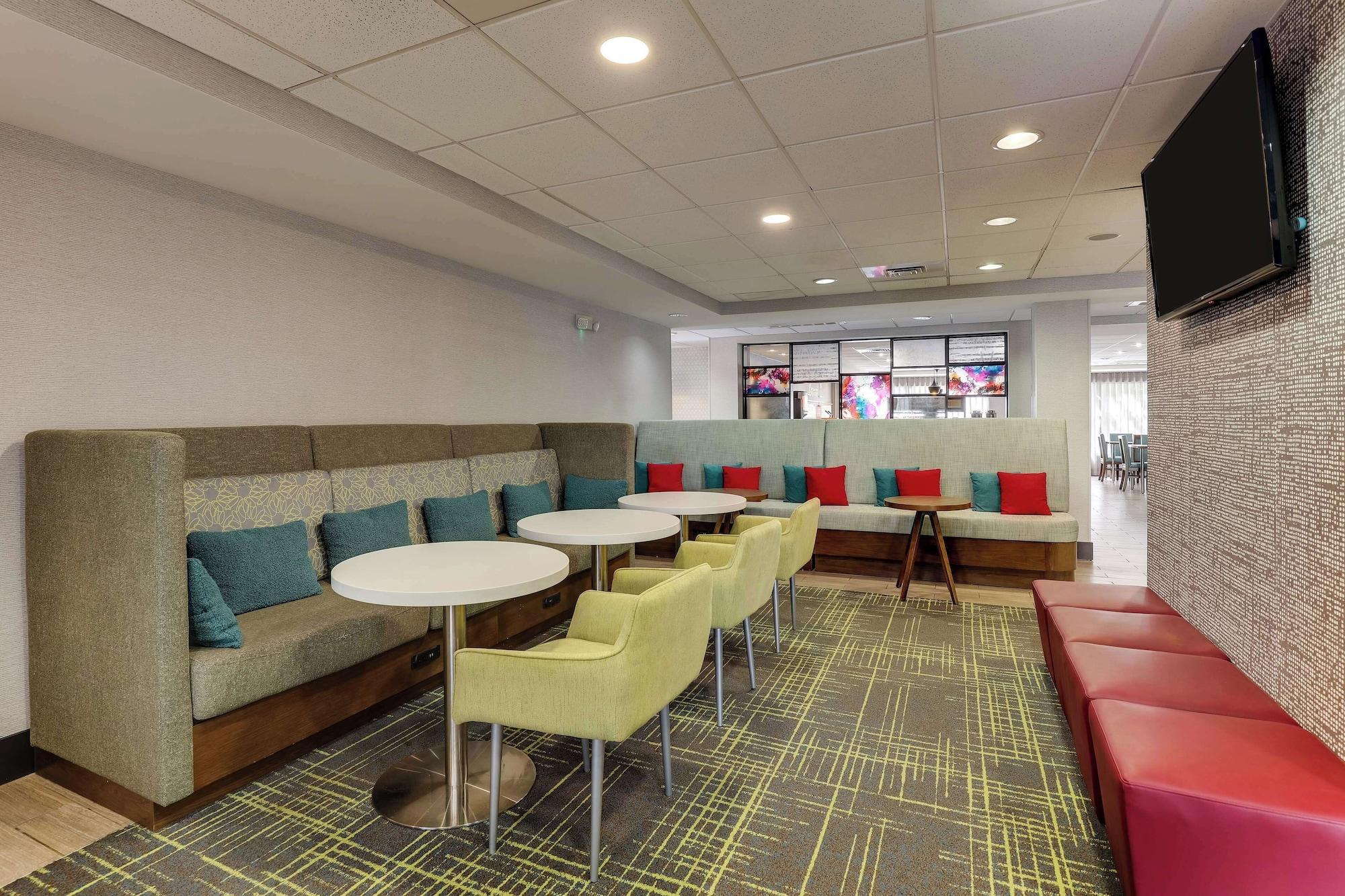 Vista Lobby Hampton Inn Cumming