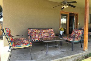 Alquiler Vacacional - Casa de Flores 3 bdrm, 2 bath with covered hot tub