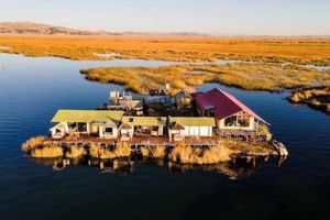 Alojamiento - uros killa lodge
