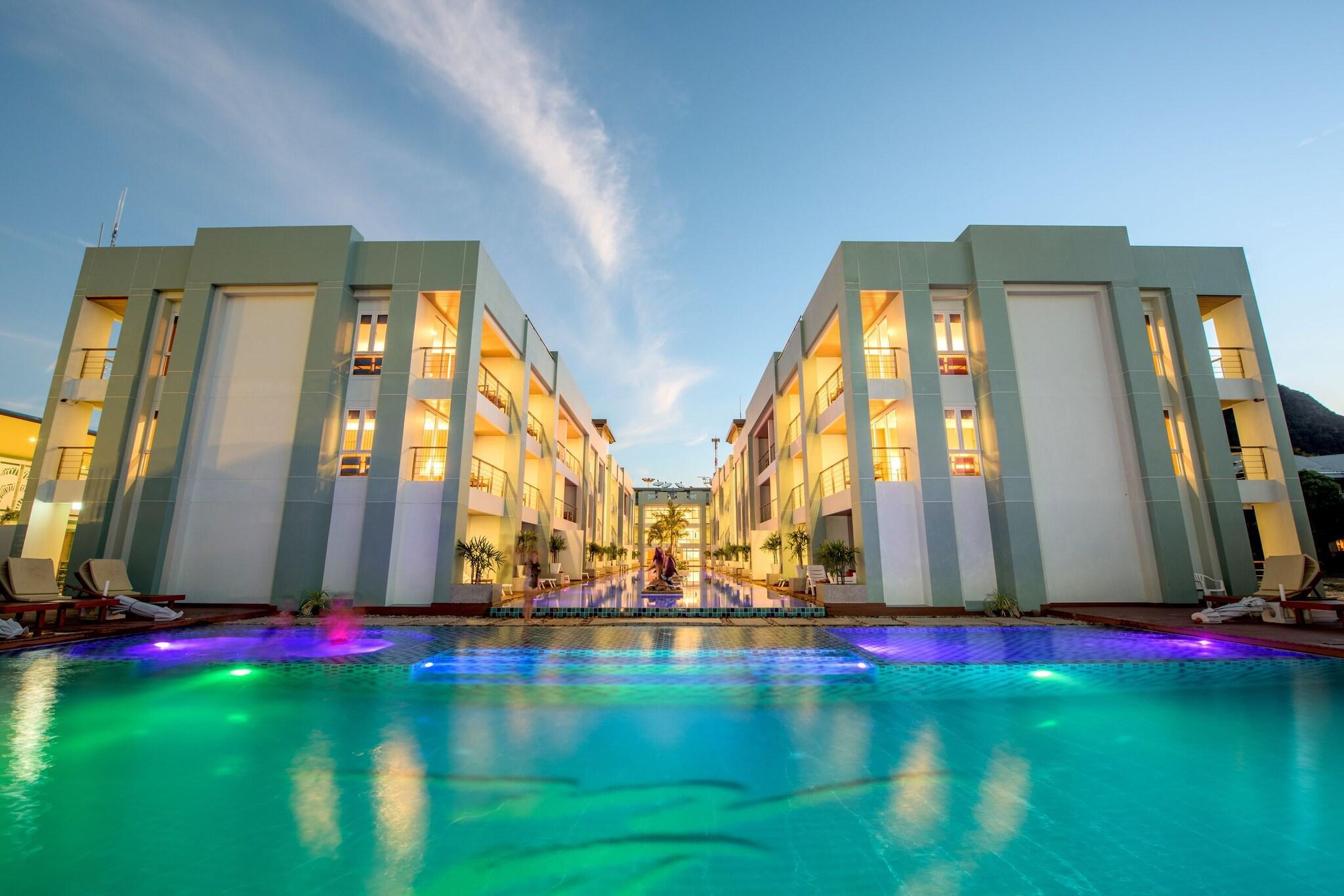 Playa Phi Phi Harbour View Hotel