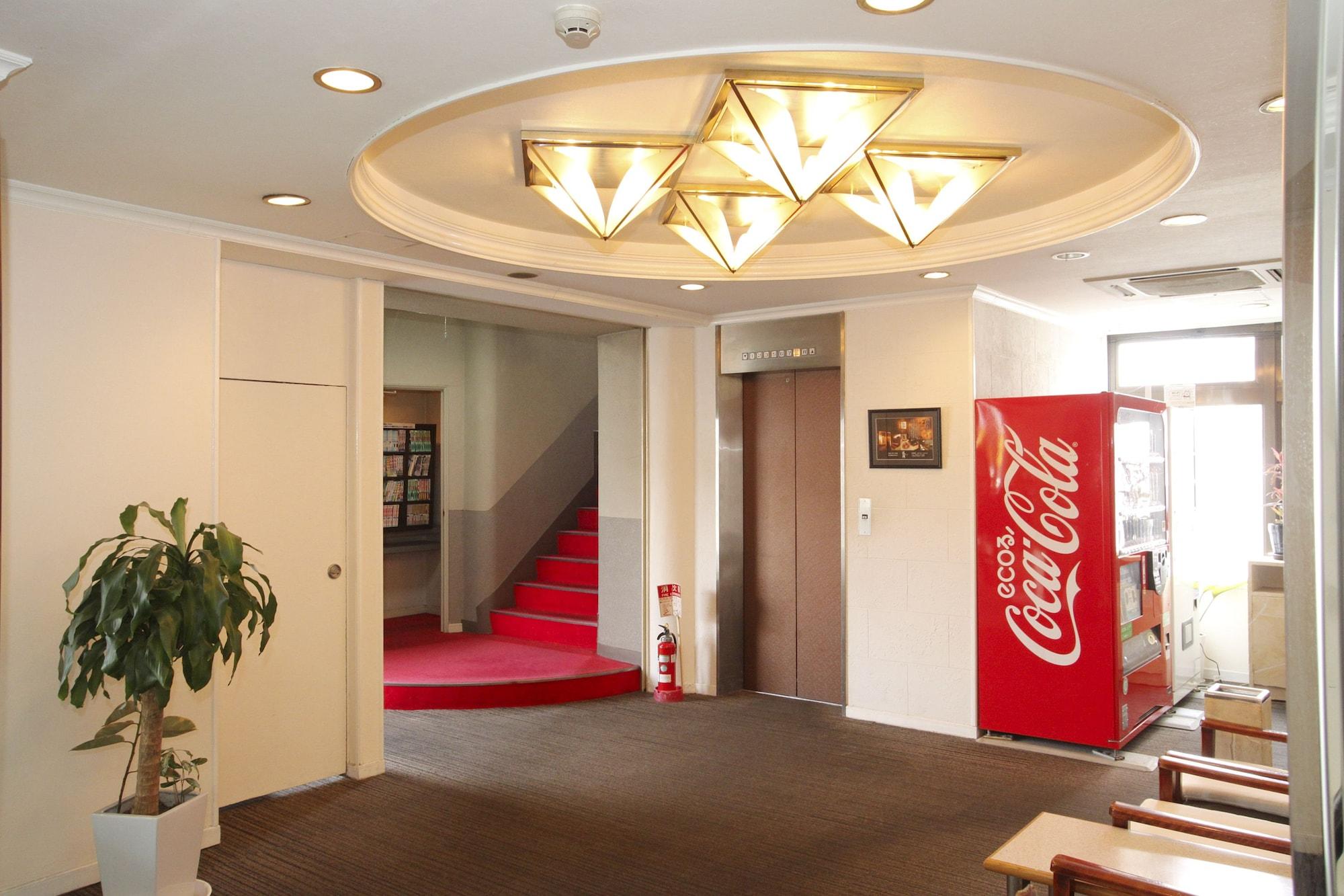 Vista Lobby Rumieru Hyuga