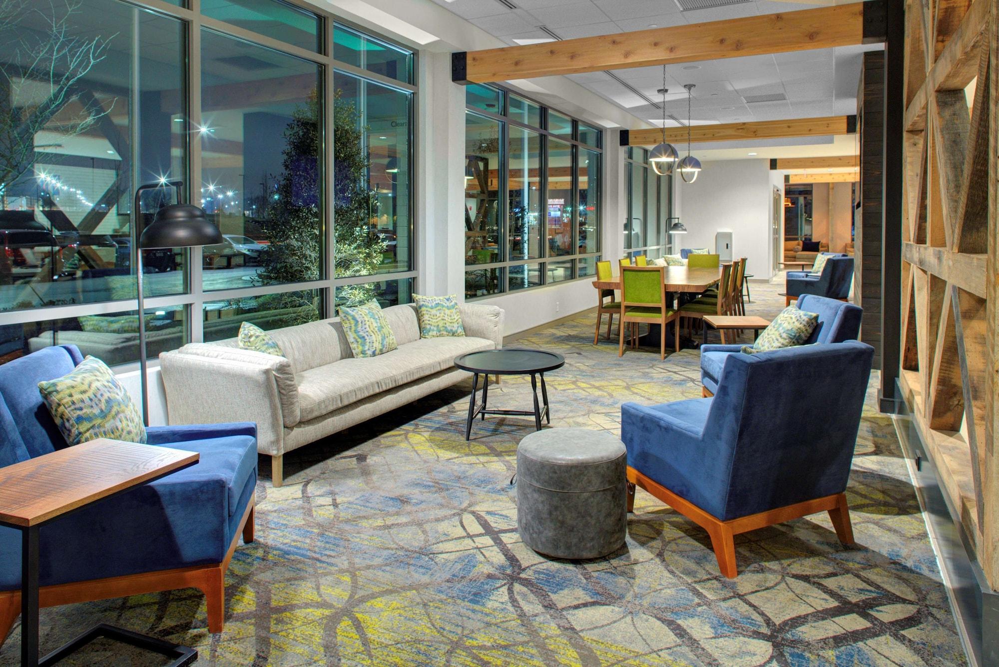 Vista Lobby Hilton Garden Inn Jackson