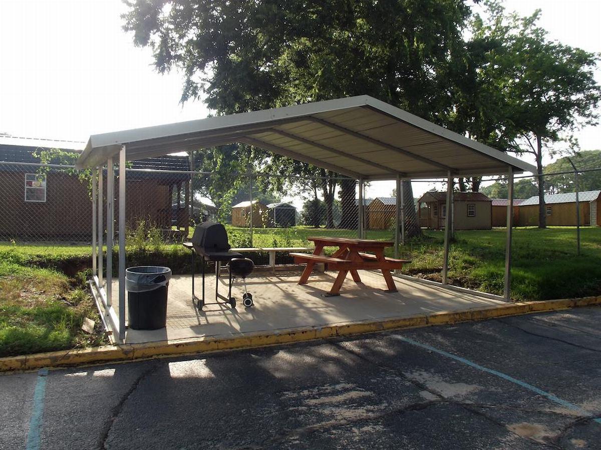 Varios Rodeway Inn Desoto Parish