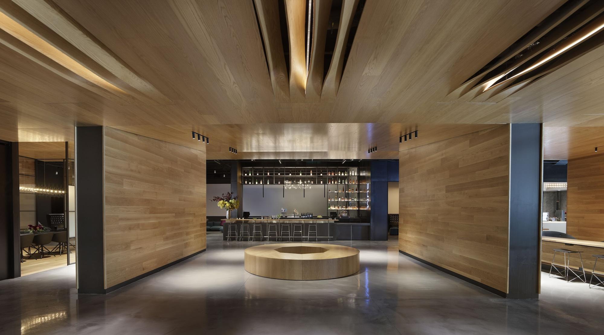 Vista Lobby BEI San Francisco, Trademark Collection by Wyndham