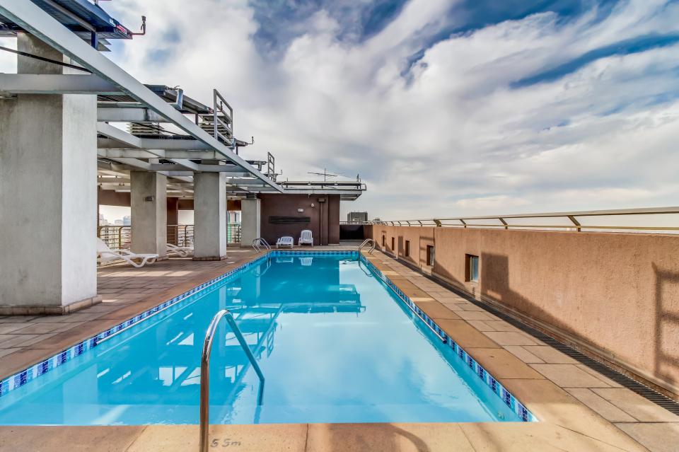 Vista Piscina Urbano Apart Hotel