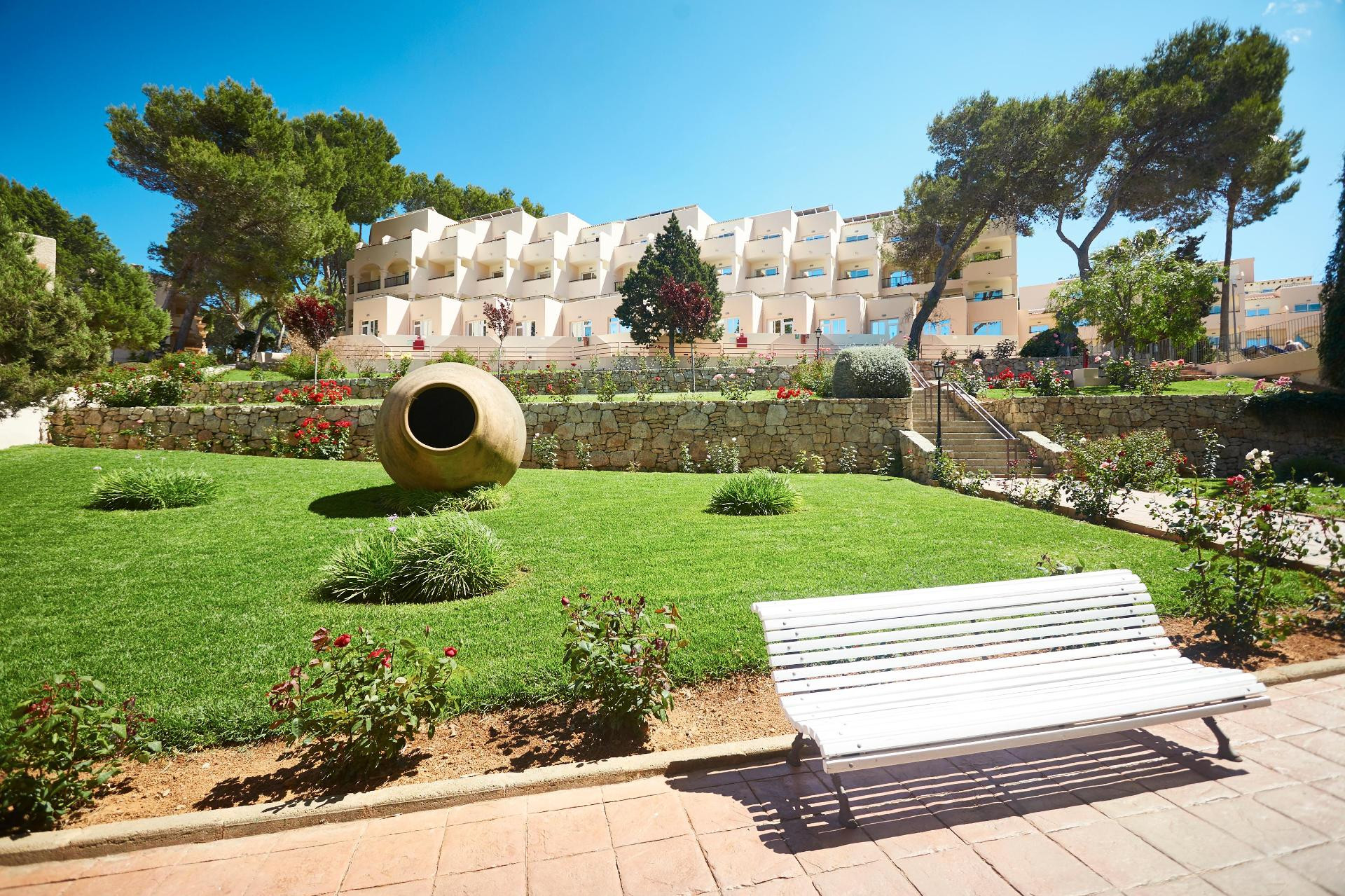 Vista Exterior Invisa Hotel Club Cala Blanca