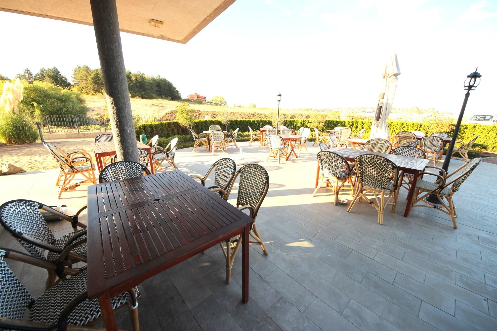 Restaurant Menada Sozopol Apartments