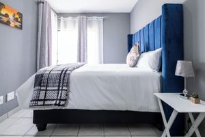 Alquiler Vacacional - Explore This Stylish and Classy Apartment