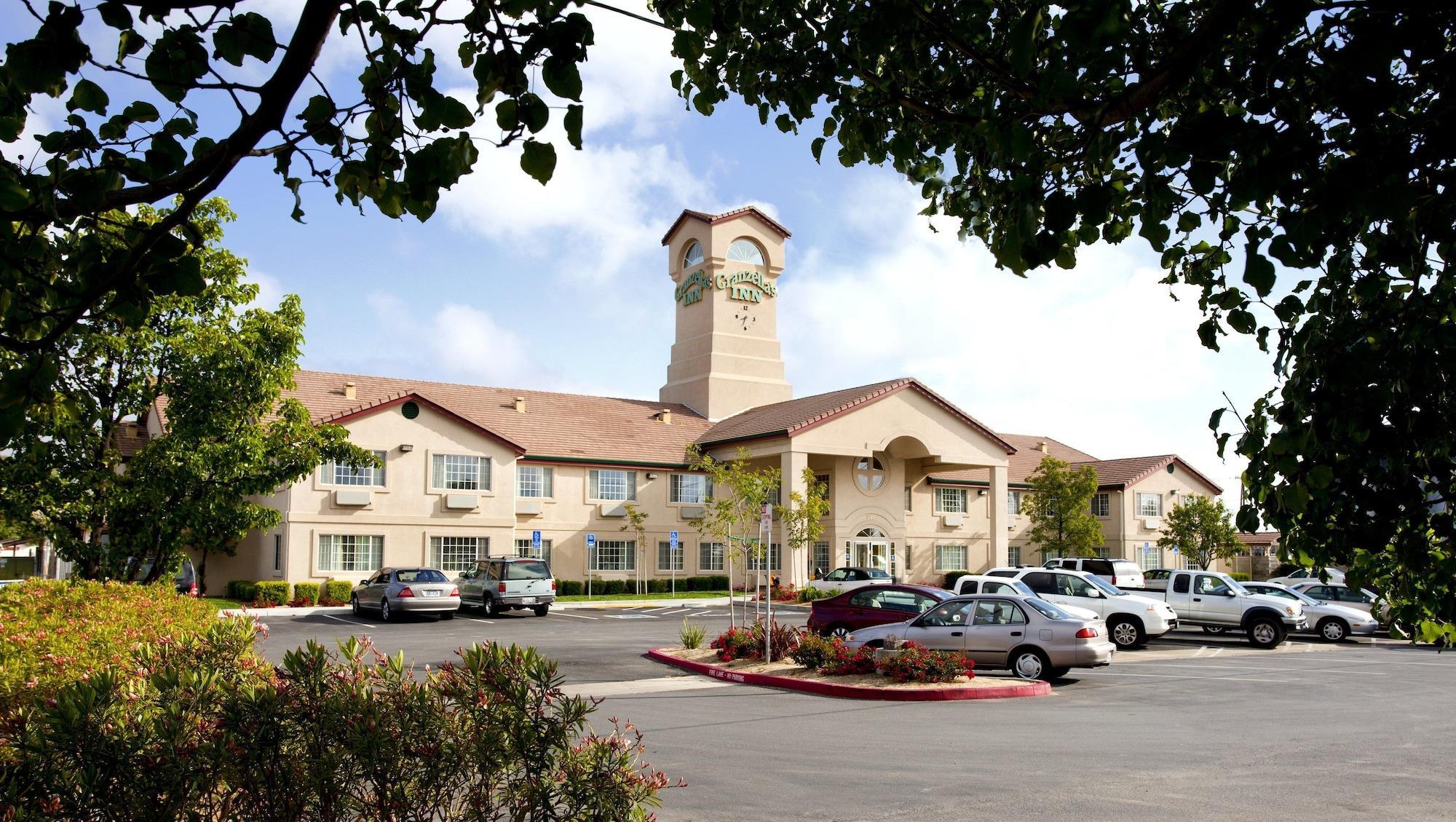 Vista Exterior Granzella's Inn
