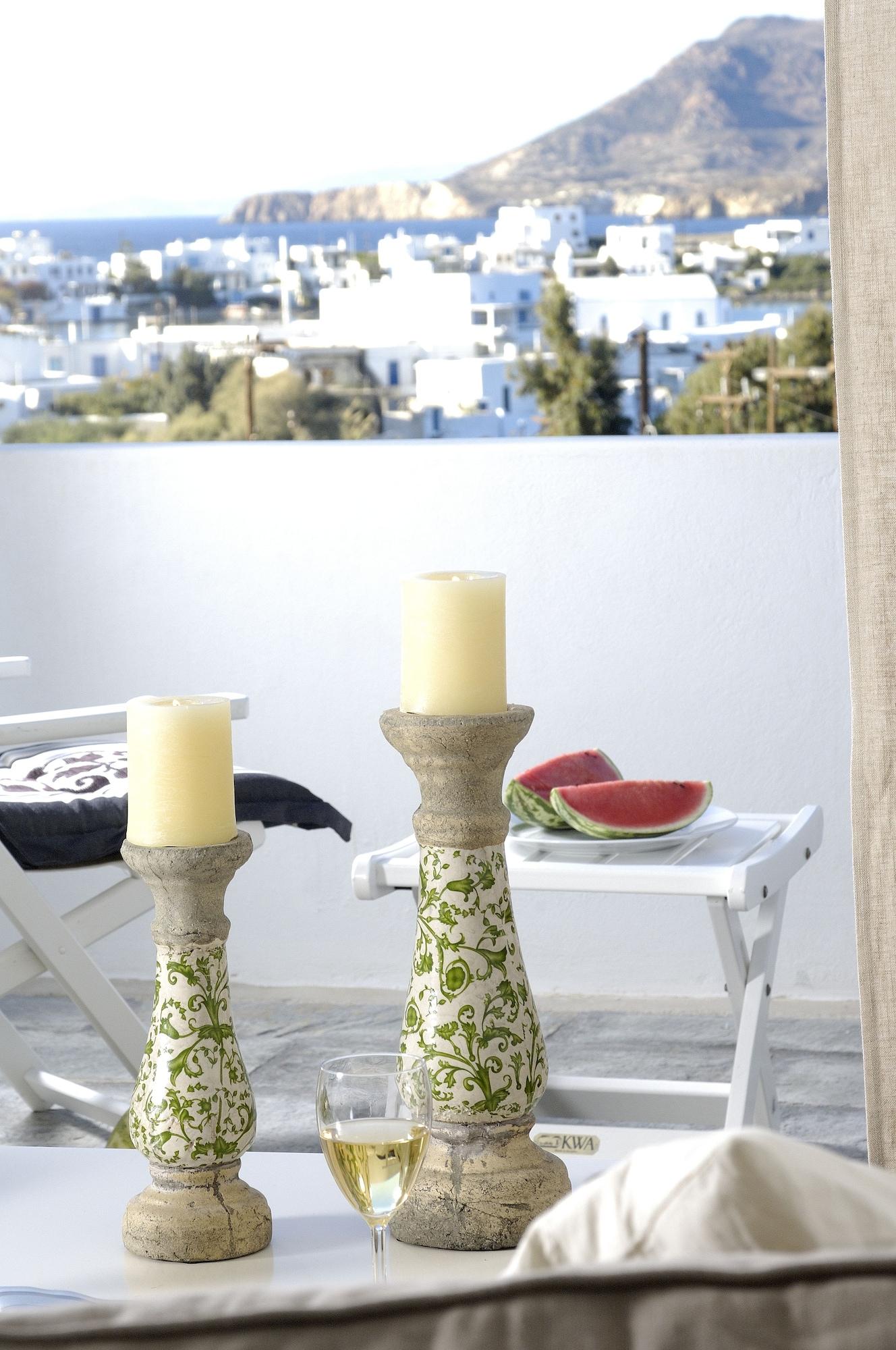 Varios Kapetan Tasos Suites