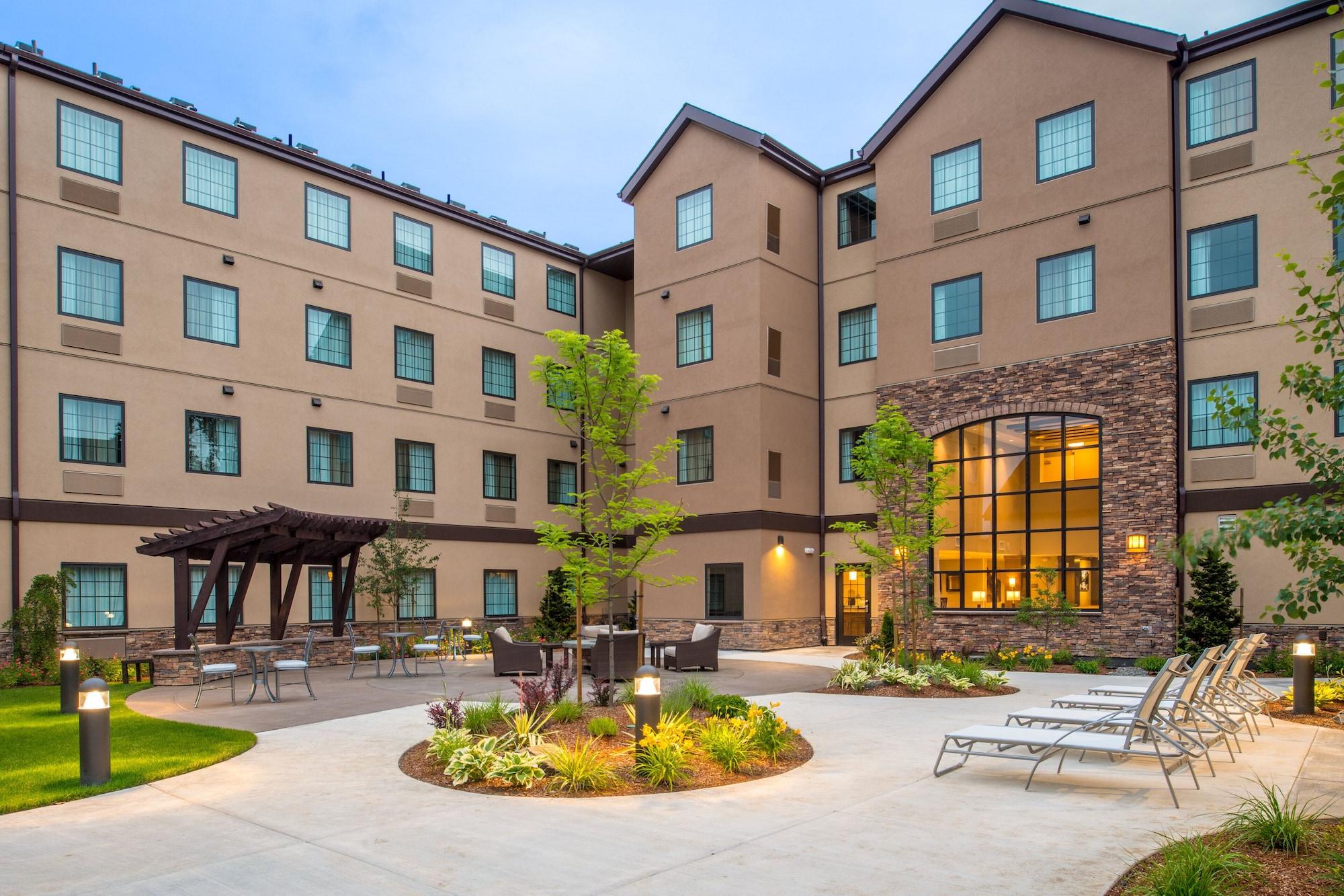 Vista Exterior Staybridge Suites Hillsboro North by IHG