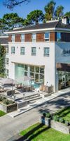 undefined - Hotel 4 estrellas con Desayuno