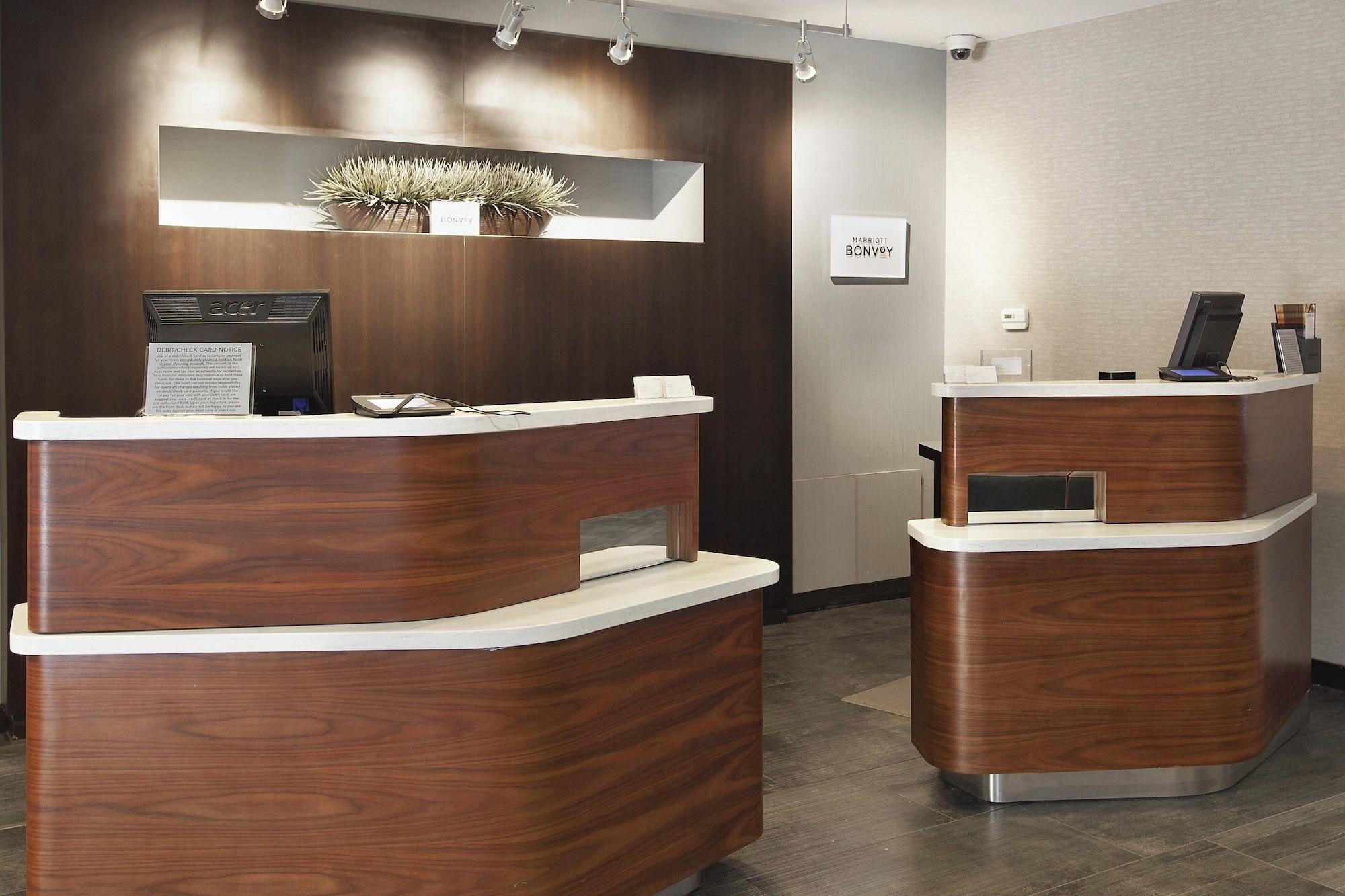 Vista Lobby Courtyard by Marriott Valdosta