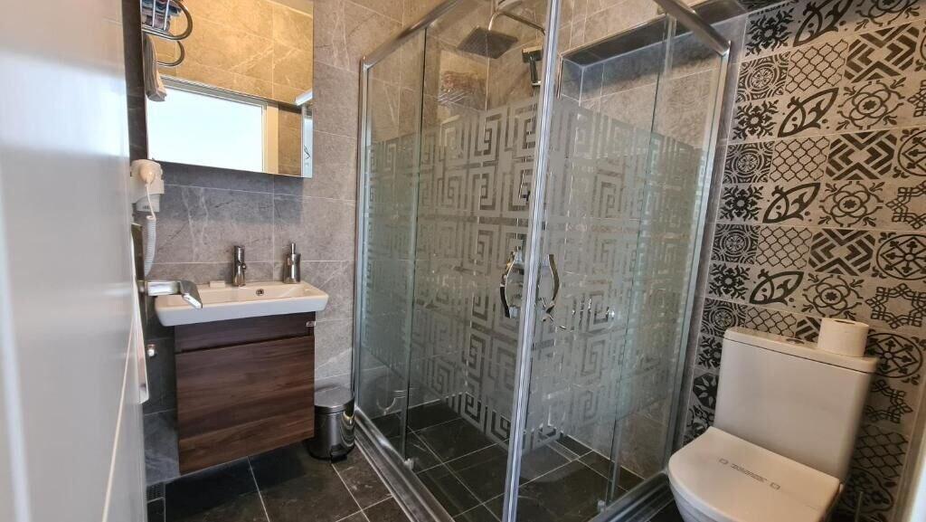 Equipamiento de Habitación Social House