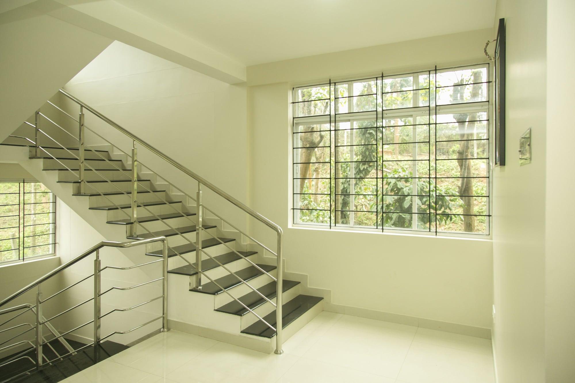 Varios Dream Land Residency