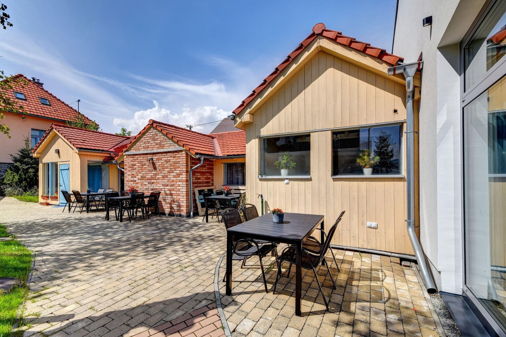 Restaurant Apartments Ceresnovy Sad