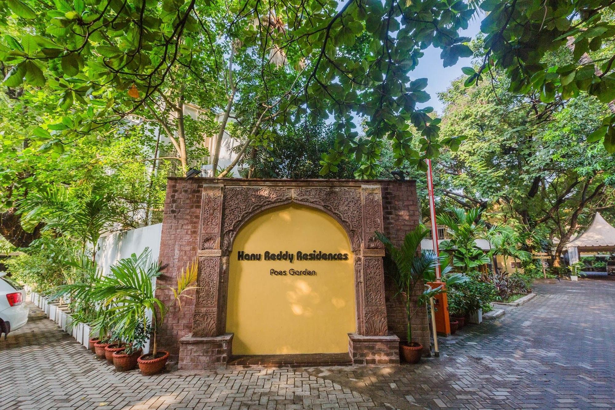 Vista Exterior Hanu Reddy Residences Poes Garden