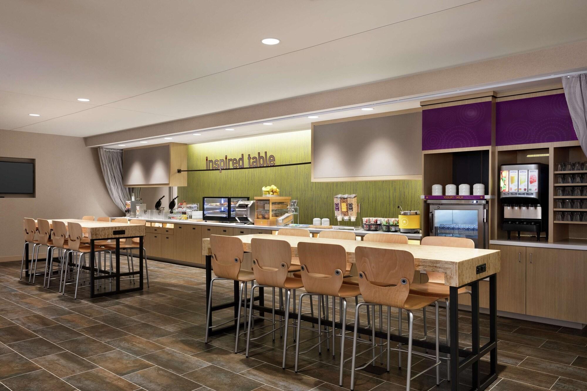 Restaurant Home2 Suites By Hilton Milwaukee West