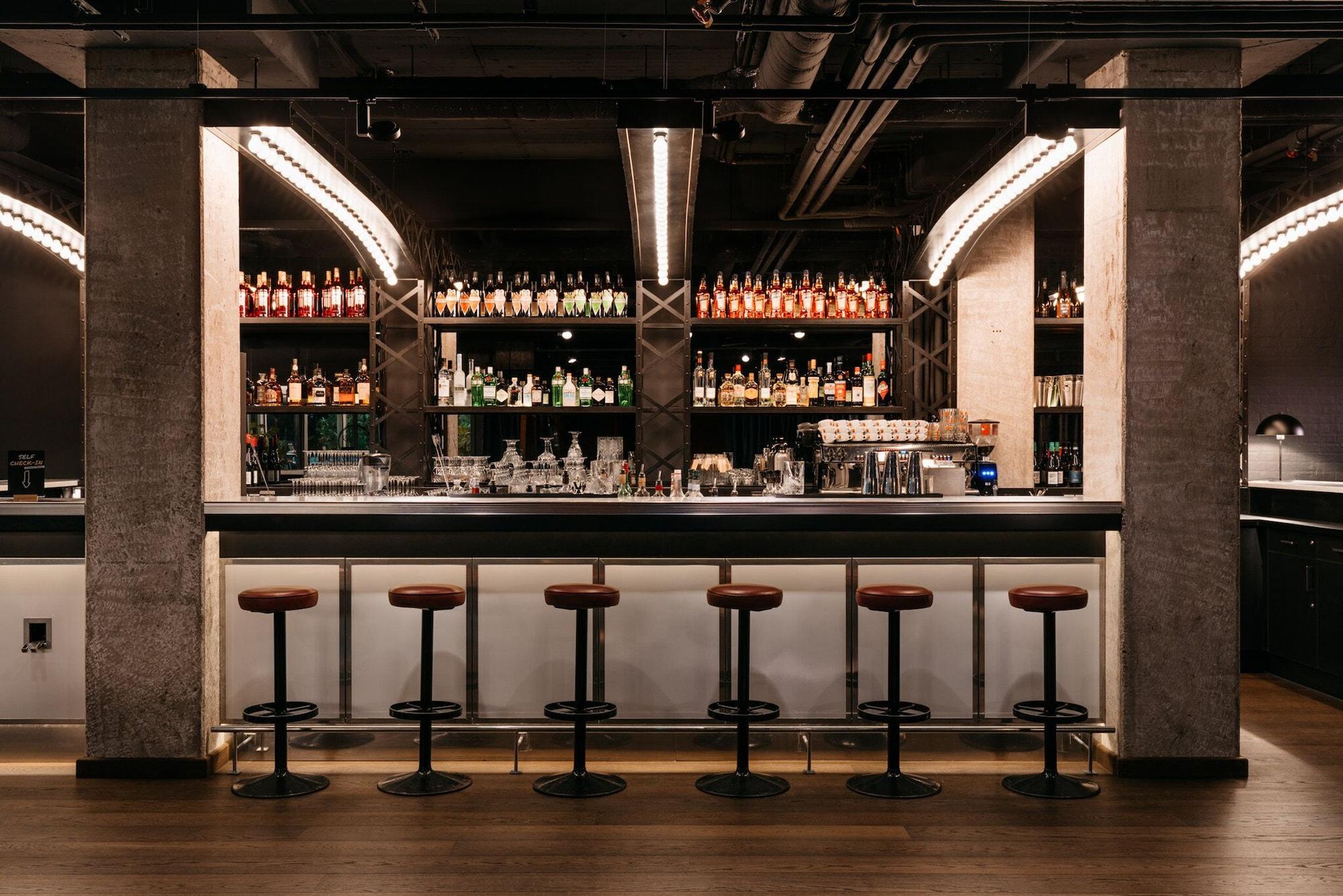 Bar/Salón Ruby Leni Hotel Dusseldorf by IHG
