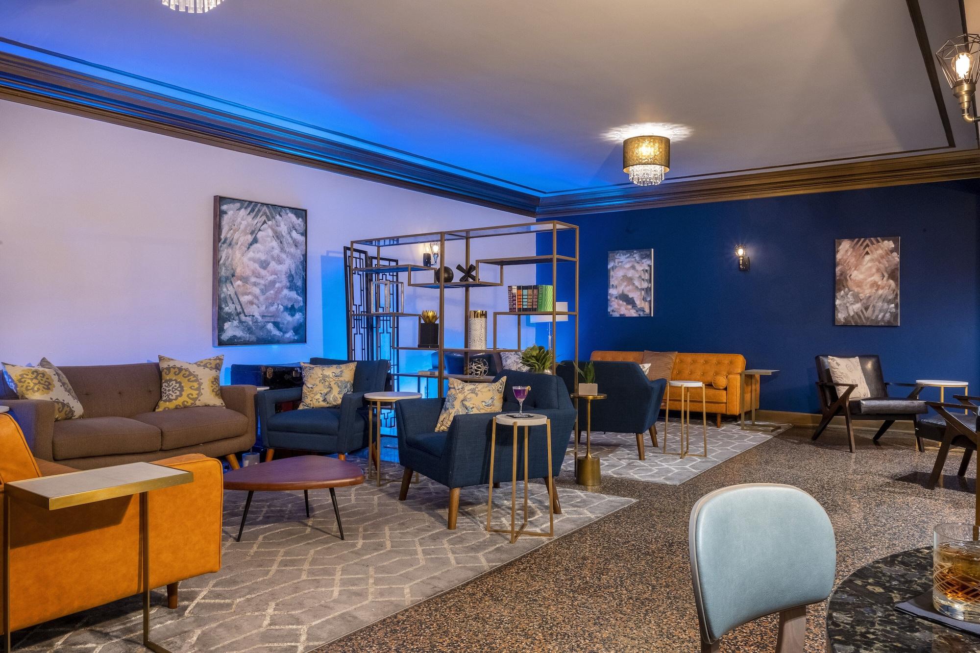 Bar/Salón voco, The Tiger Hotel, Columbia, MO by IHG