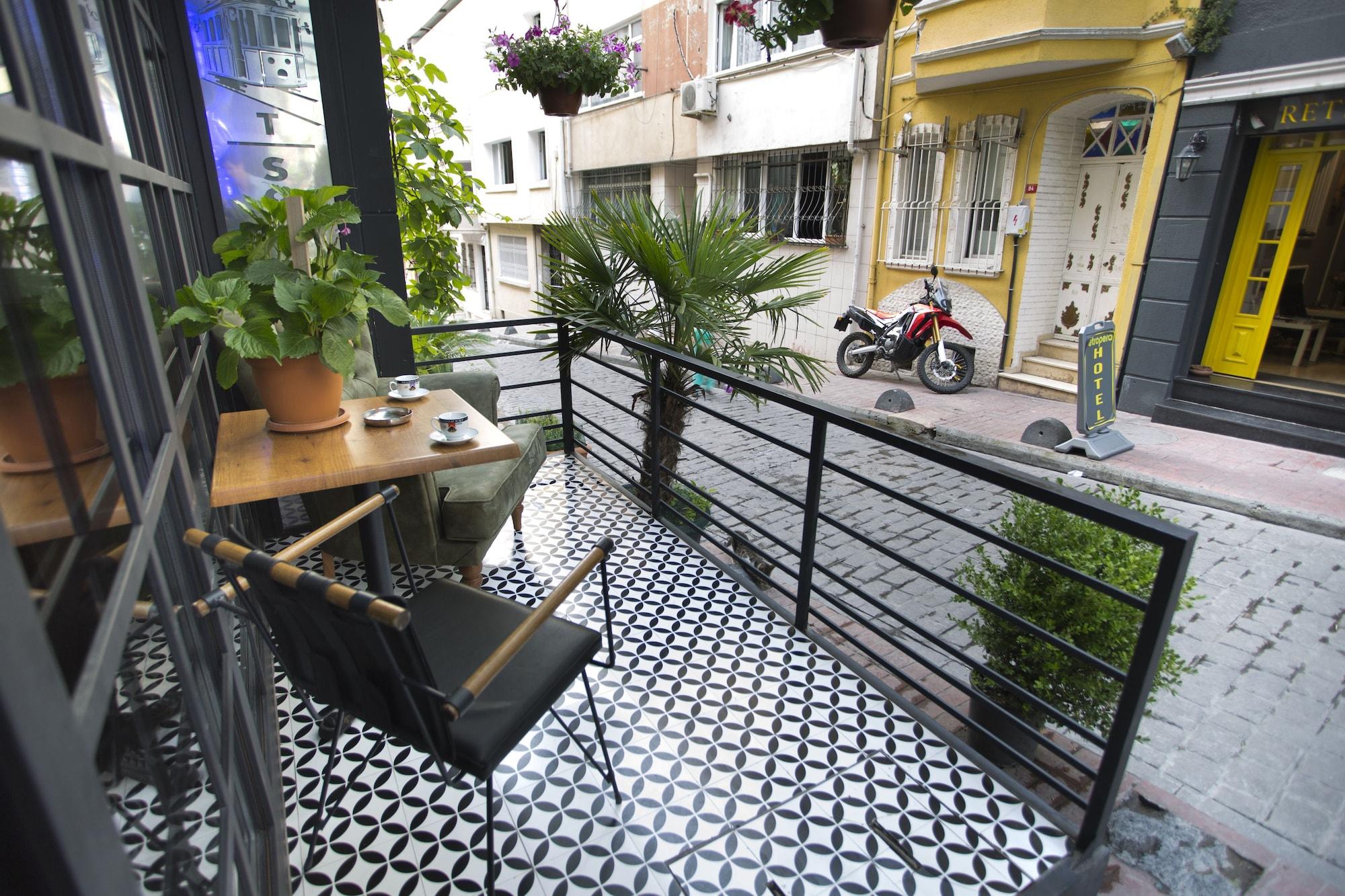 Vista Exterior T-Square Residence