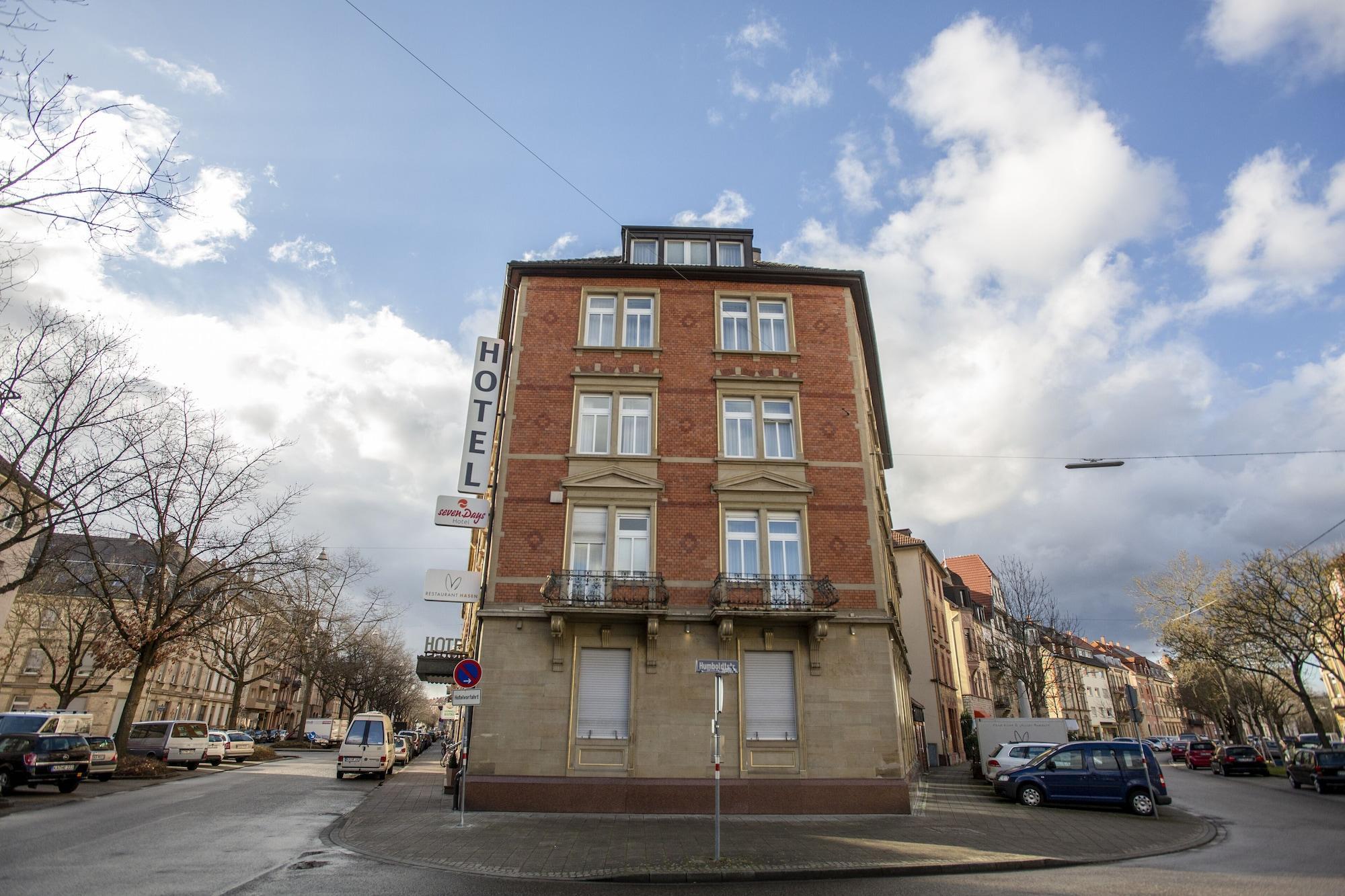 Vista Exterior sevenDays Hotel BoardingHouse