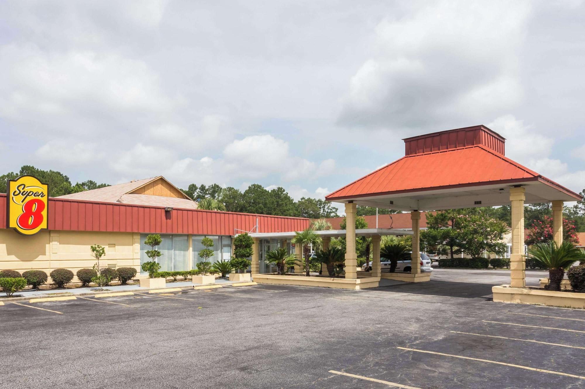 Vista Exterior Super 8 by Wyndham Hardeeville/Savannah North