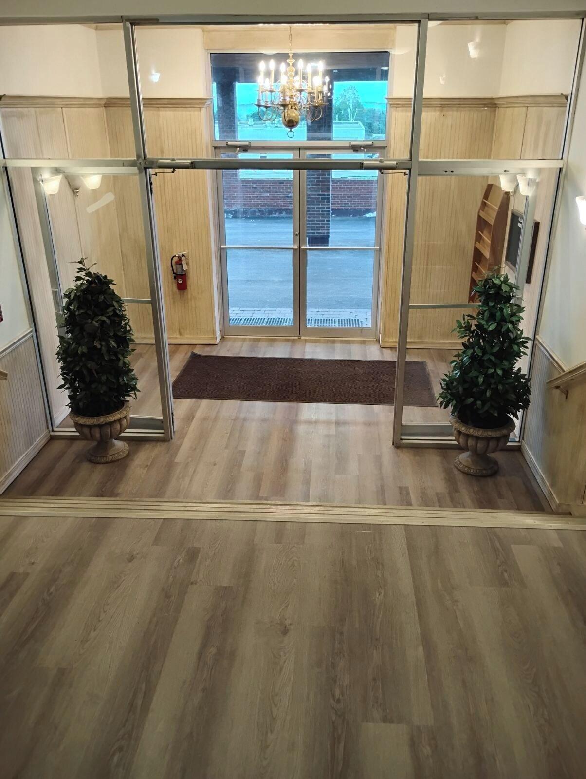 Vista Lobby Presque Isle Hotel