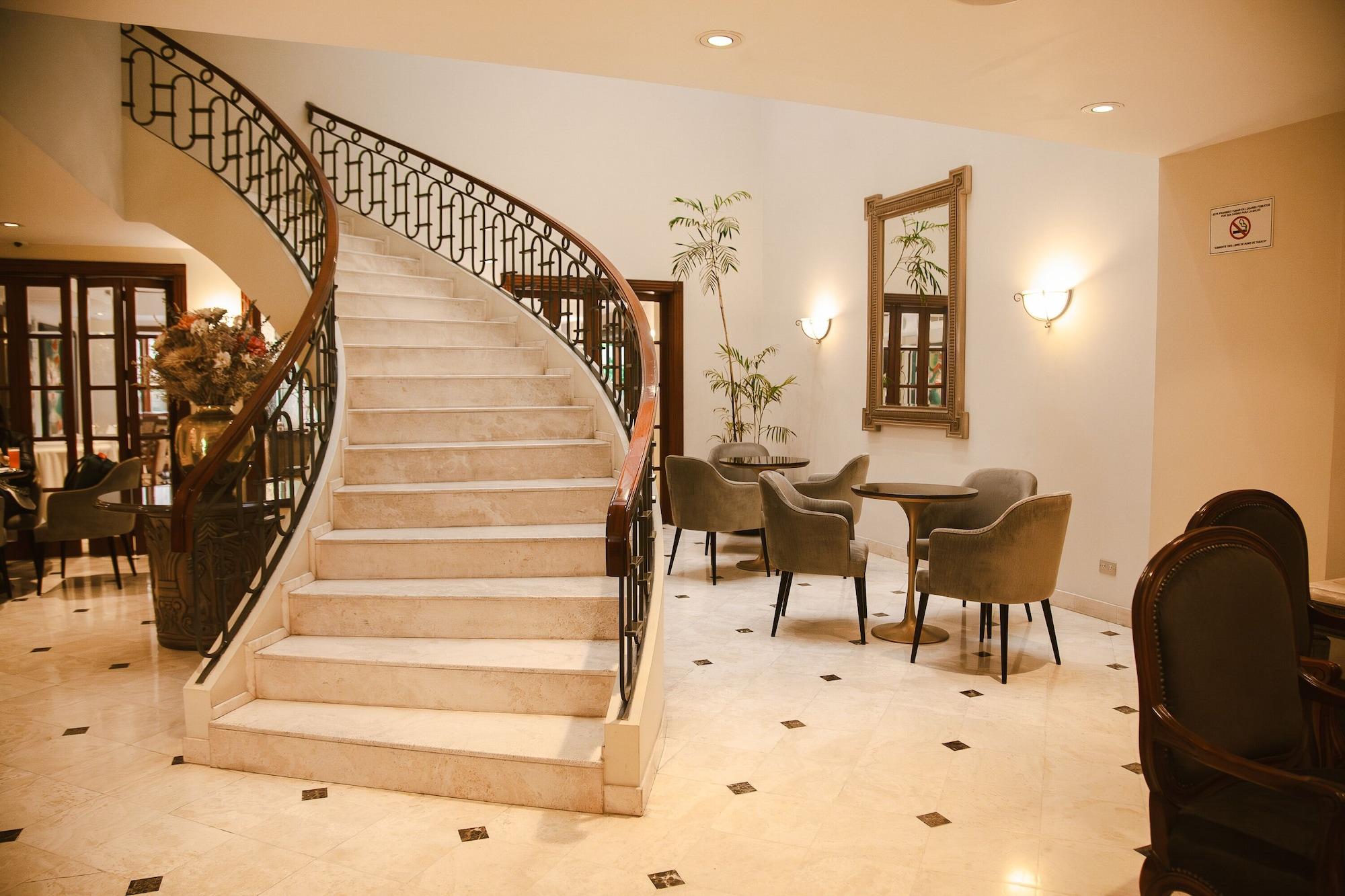 Vista Lobby Los Tallanes Hotel & Suites